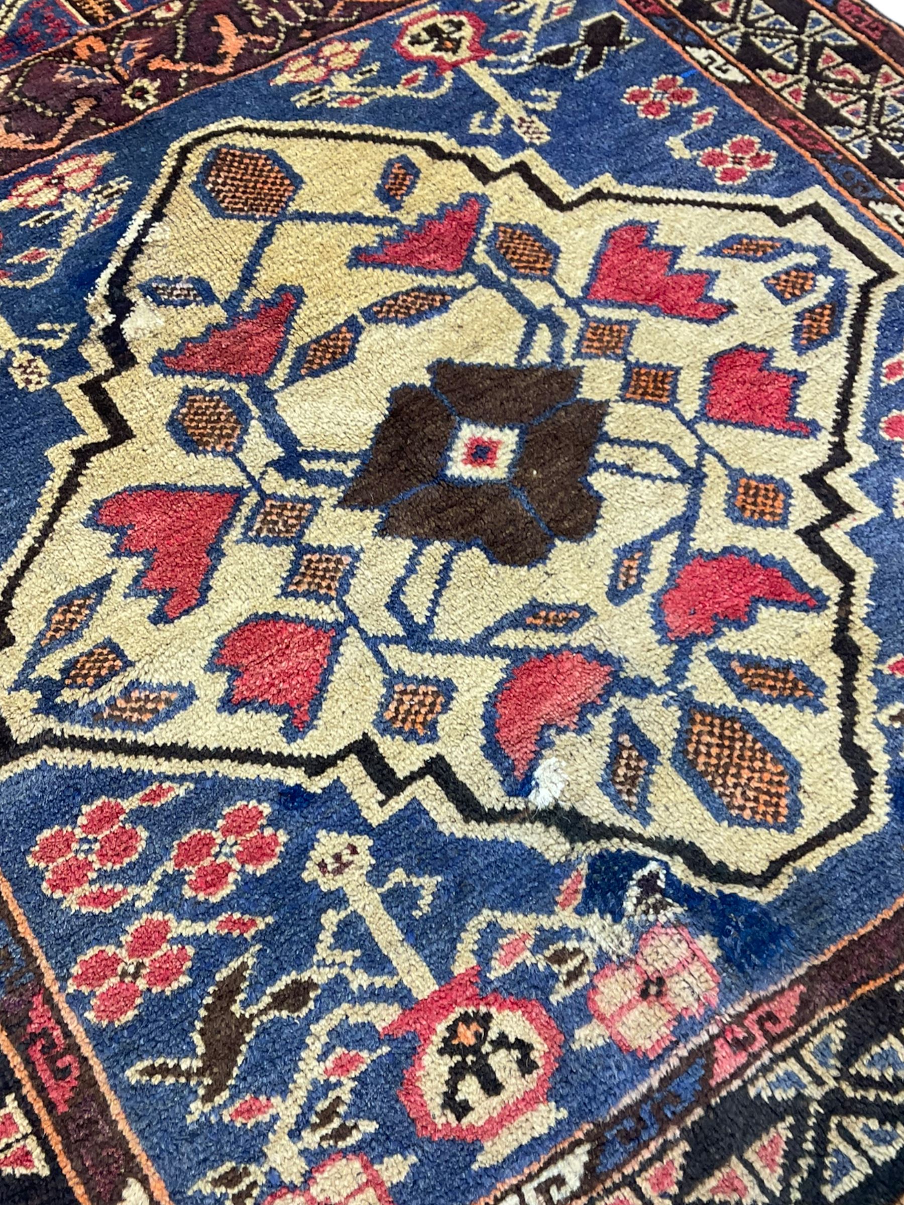 Old Baluchi rug - Image 4 of 6