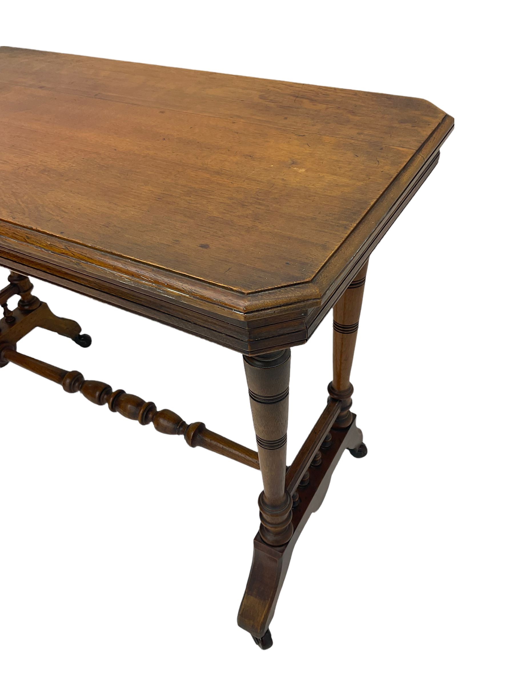 Late Victorian oak side table - Image 6 of 7