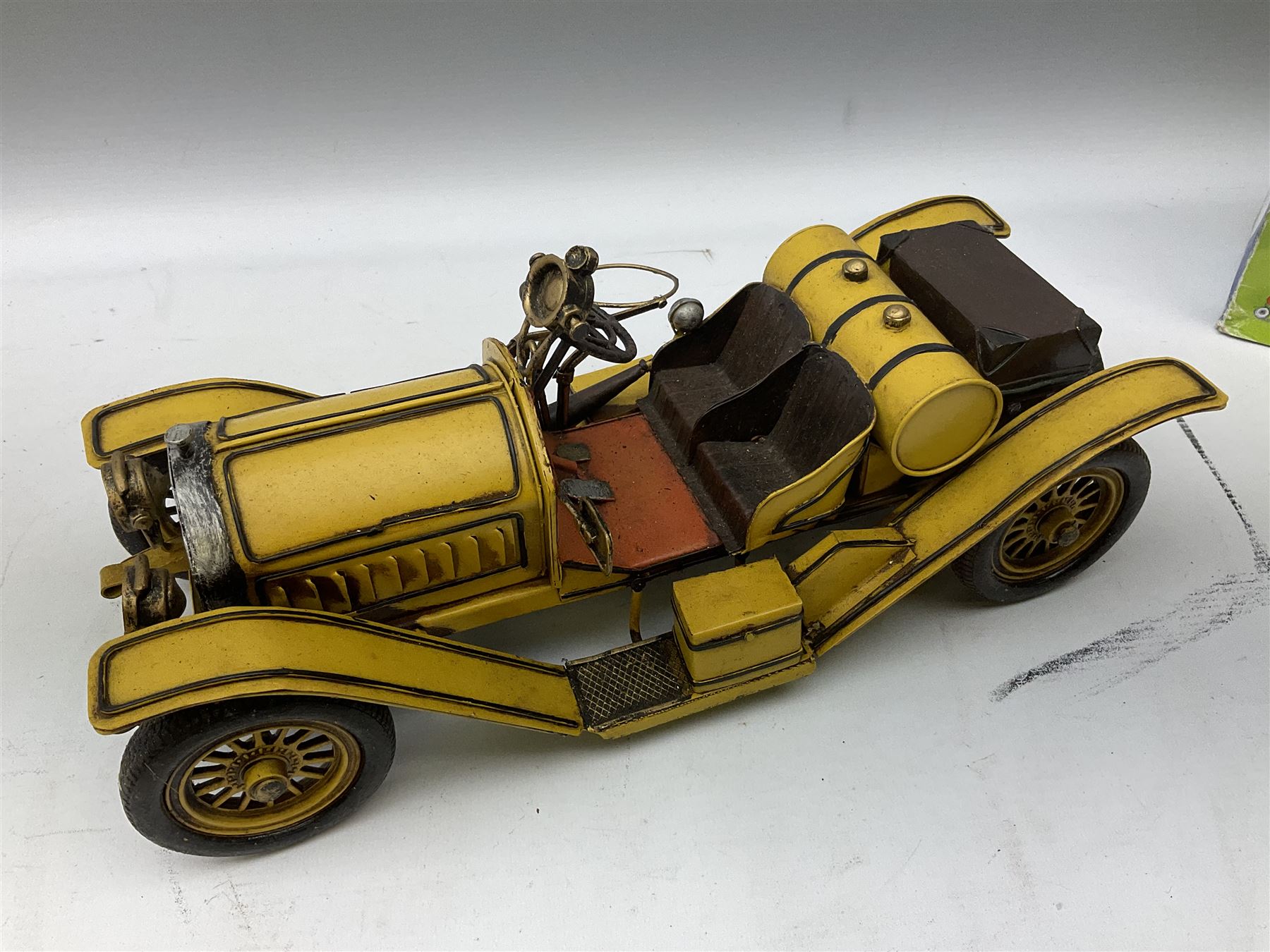 Fourteen modern tin-plate toys - Image 11 of 14