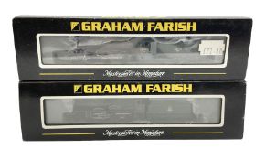 Graham Farish/Bachmann 'N' gauge - Class V2 2-6-2 locomotive 'Green Arrow' No.60800; and Castle Clas