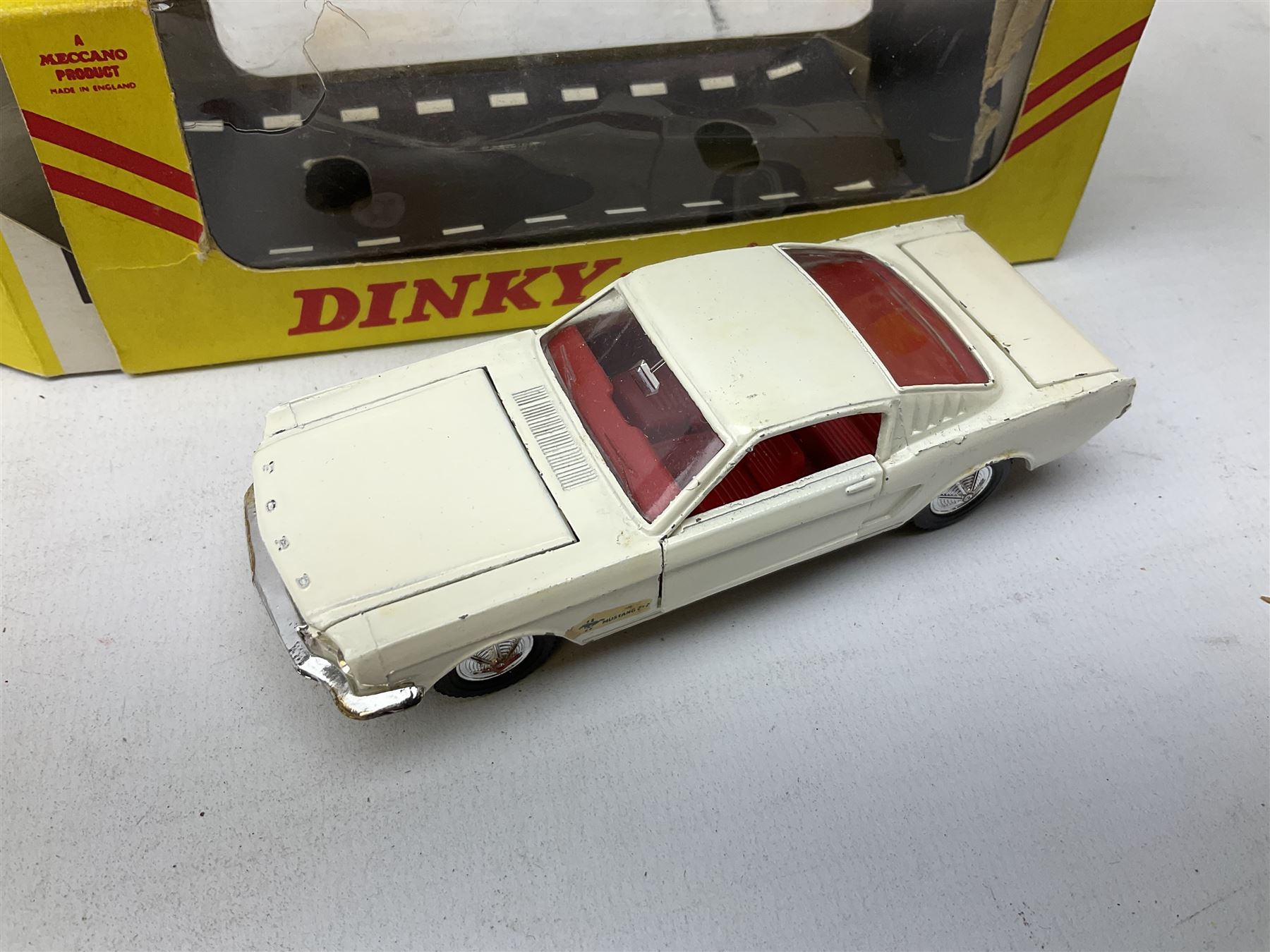 Dinky - four die-cast models comprising De Soto Fireflite Sedan No.192; Dodge Royal Sedan No.191; Na - Image 2 of 10