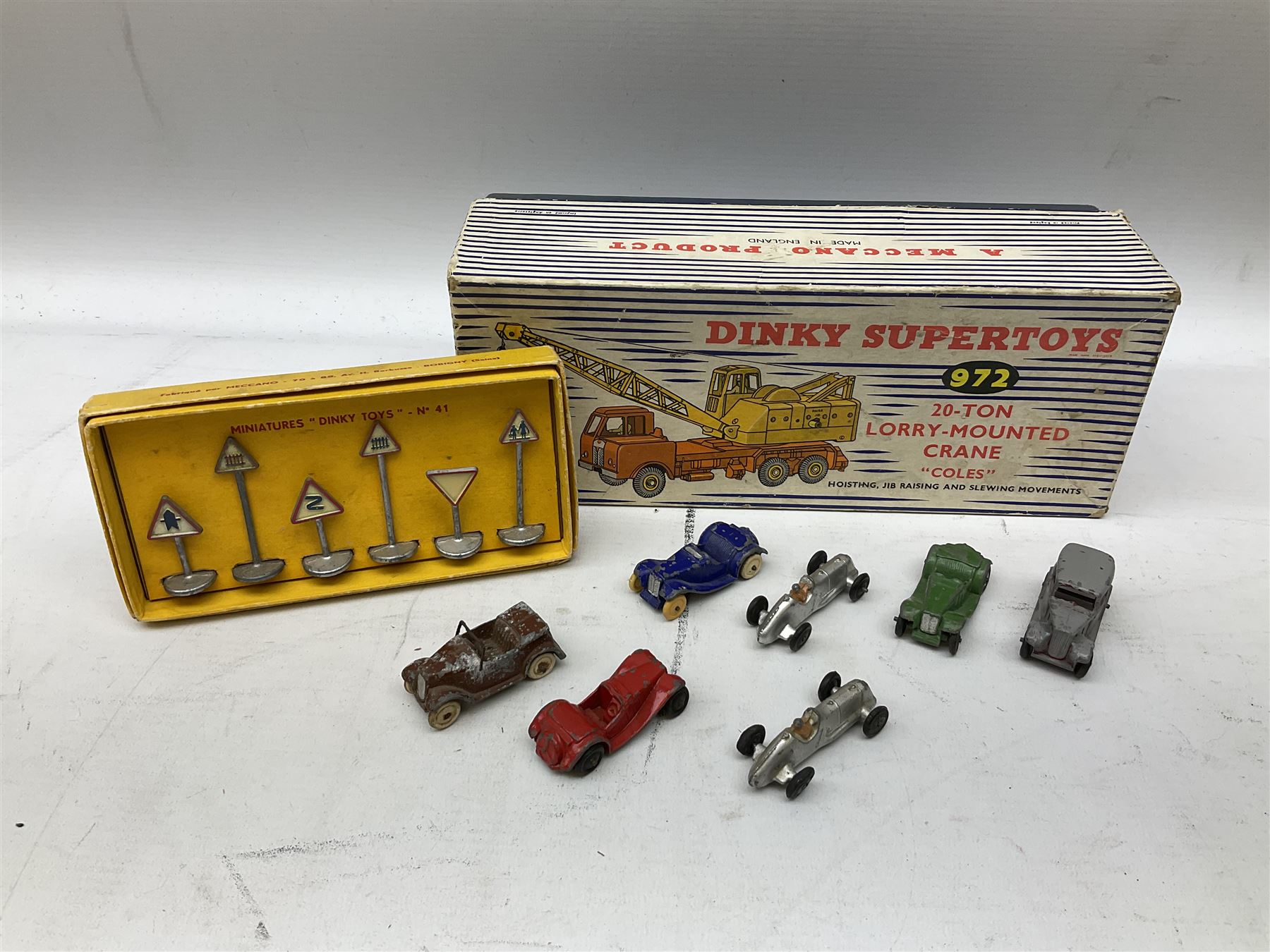 Dinky - Supertoys 20-Ton Lorry mounted Crane 'Coles' No.972; boxed; French made Miniature Road Sign - Image 2 of 8