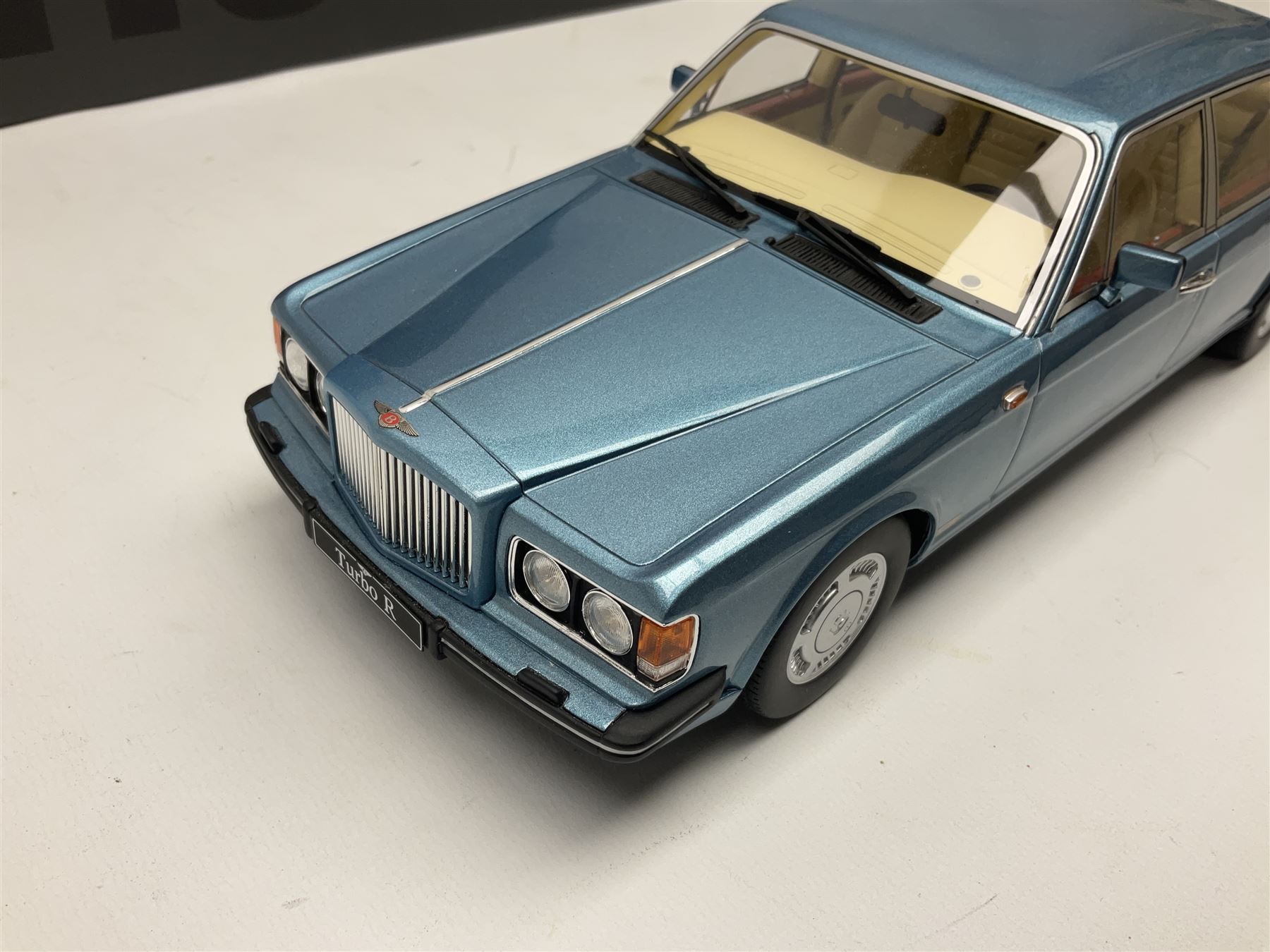 GT Spirit - 1:18 scale Bentley Turbo in Royal Blue; boxed - Image 3 of 6