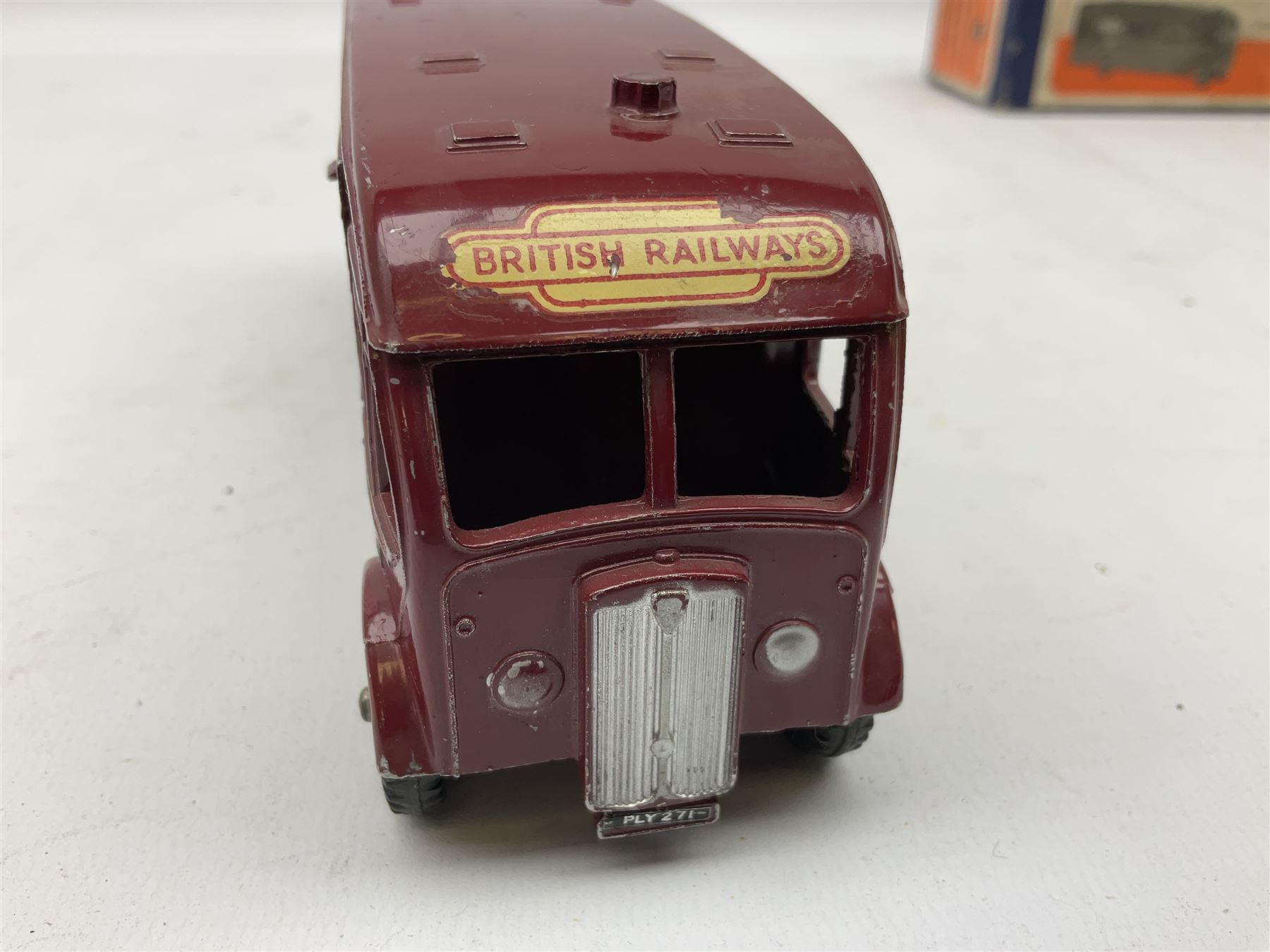 Dinky - Horse Box No.581; boxed - Image 6 of 6