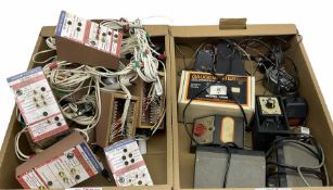 Quantity of model railway power units and other controllers including boxed Gaugemaster Model 100M;
