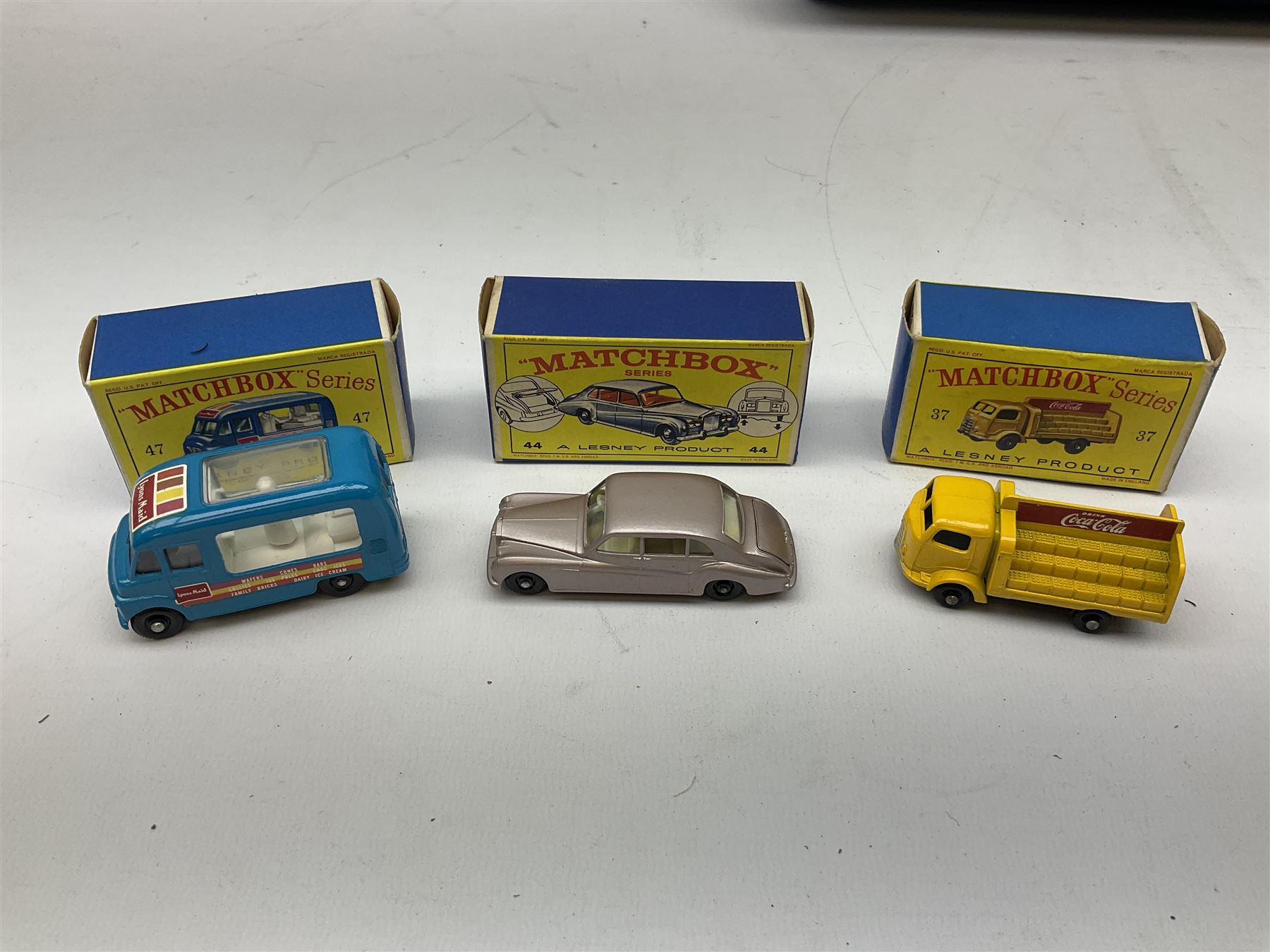 Matchbox 1-75 Series - Carry Case containing fourteen models comprising 33b - Image 10 of 13