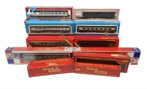 '00' gauge - sixteen passenger coaches by Tri-ang