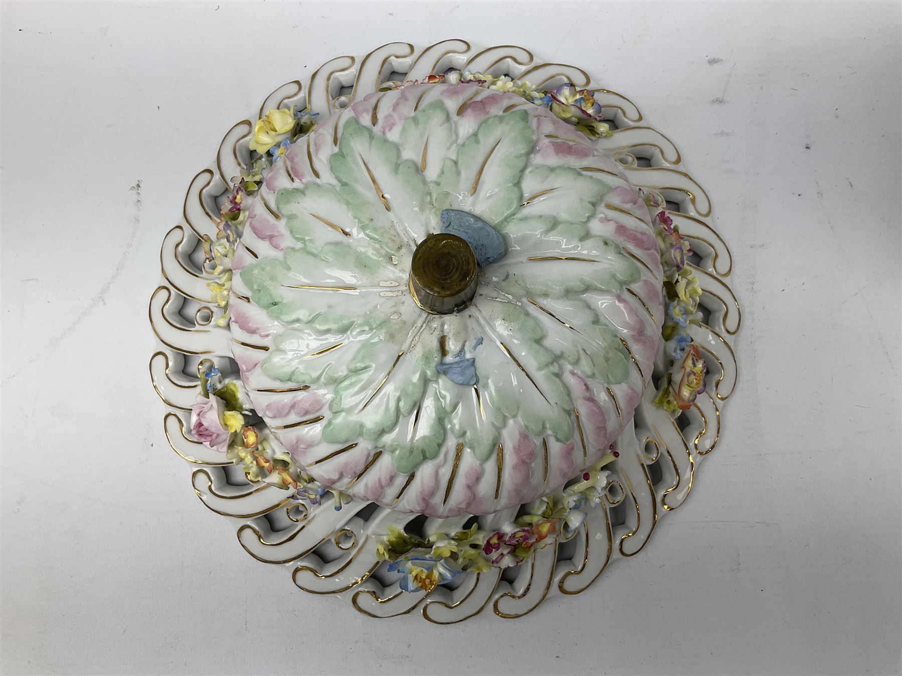 Early 20th century Sitzendorf porcelain centrepiece - Image 5 of 7