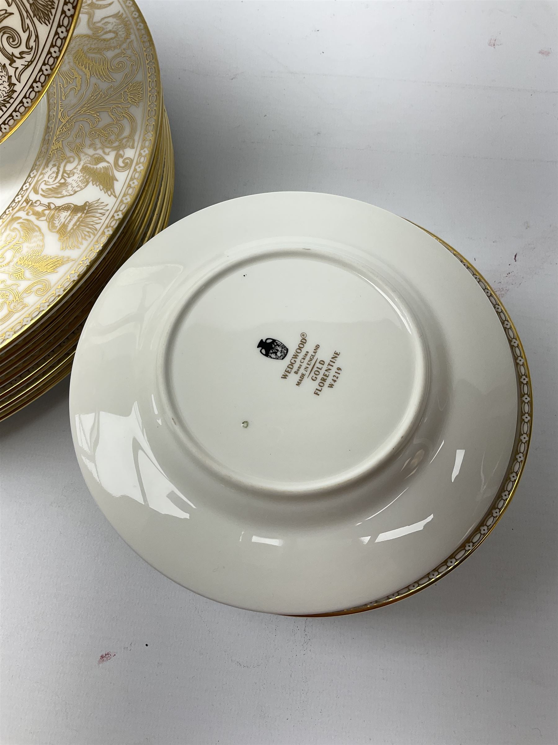 Wedgwood dinner wares decorated in the 'Gold Florentine' pattern - Image 2 of 2