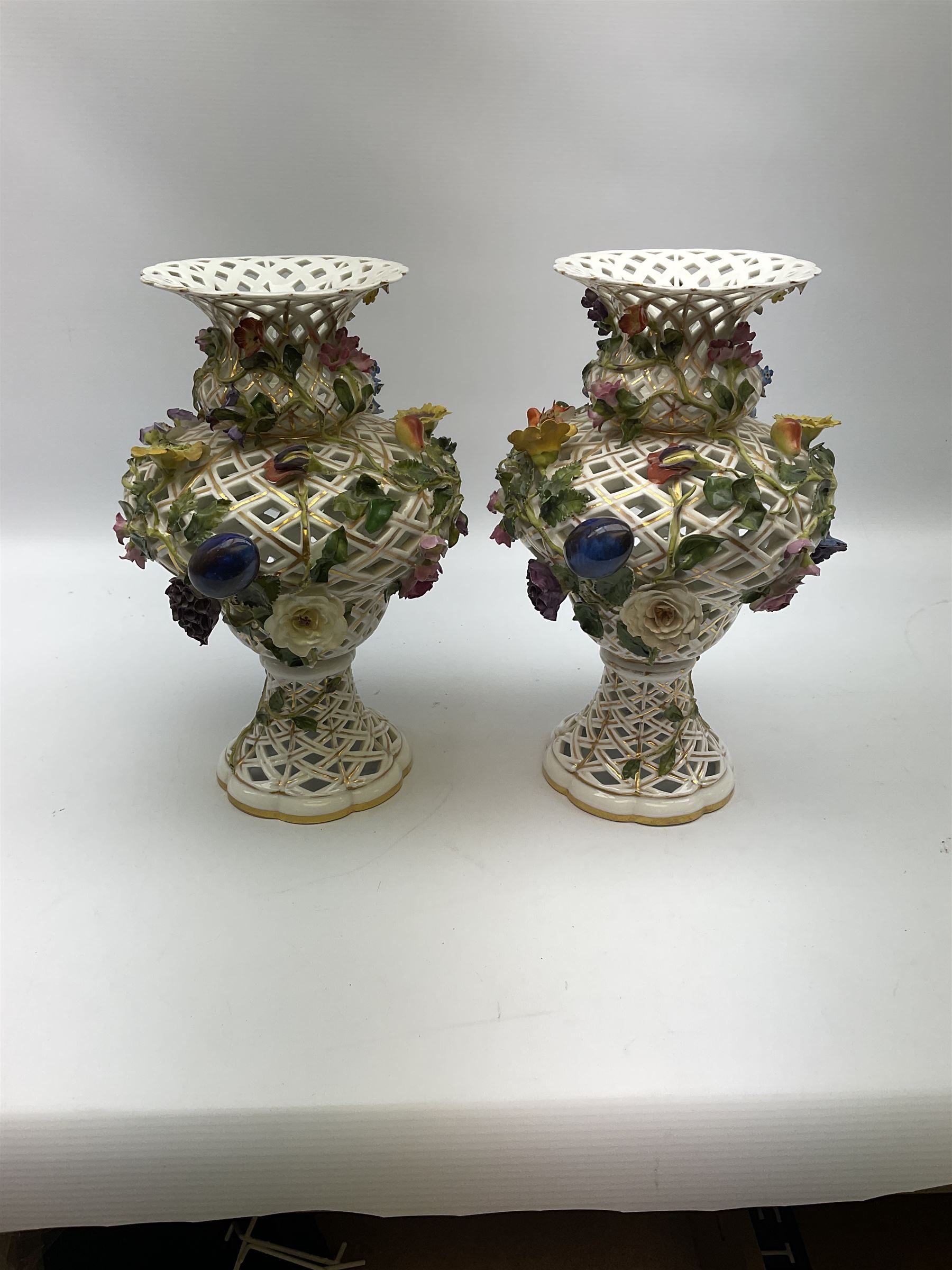 Pair of Meissen style pierced baluster vases - Image 6 of 6