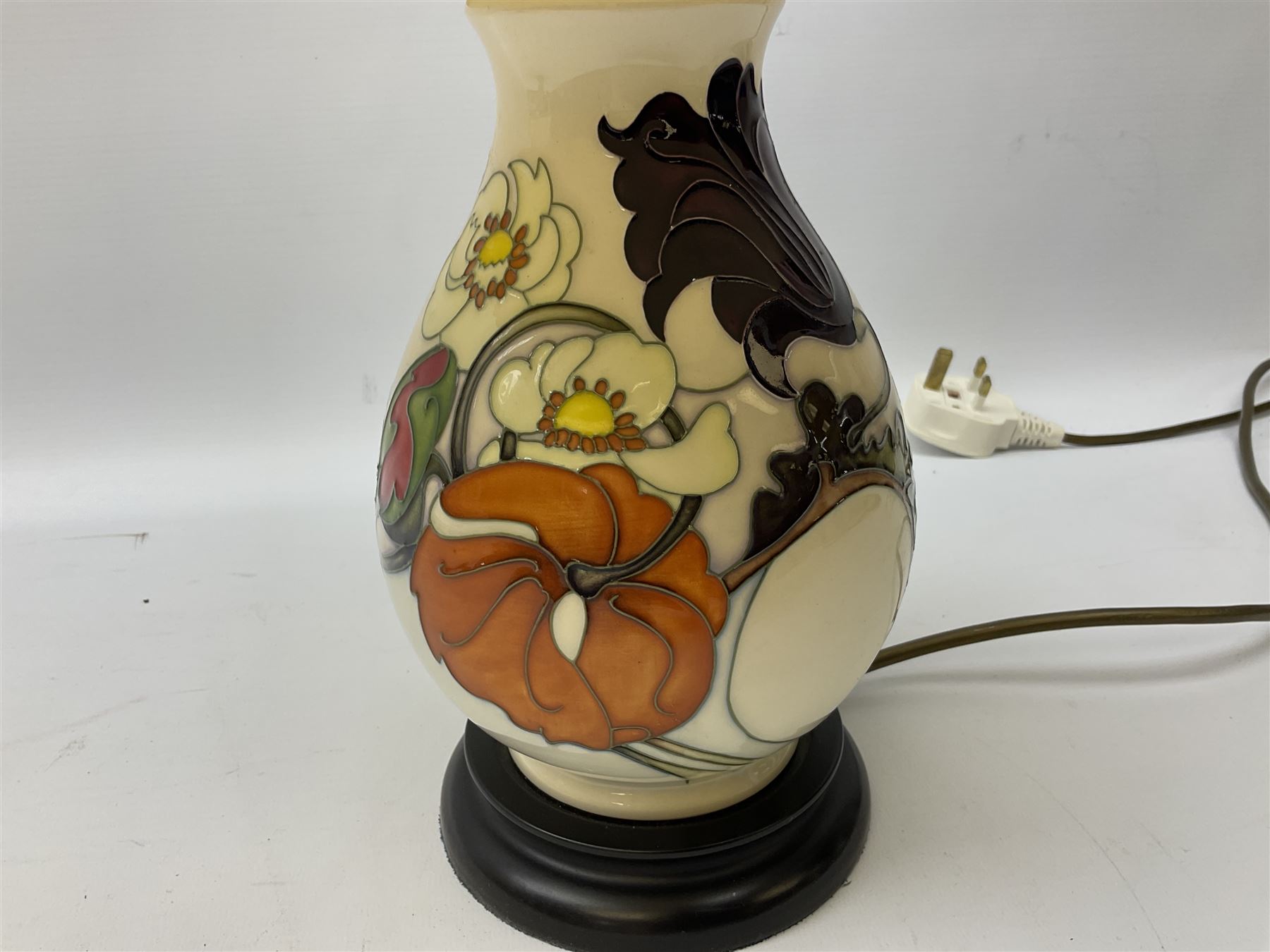 Moorcroft table lamp - Image 2 of 5