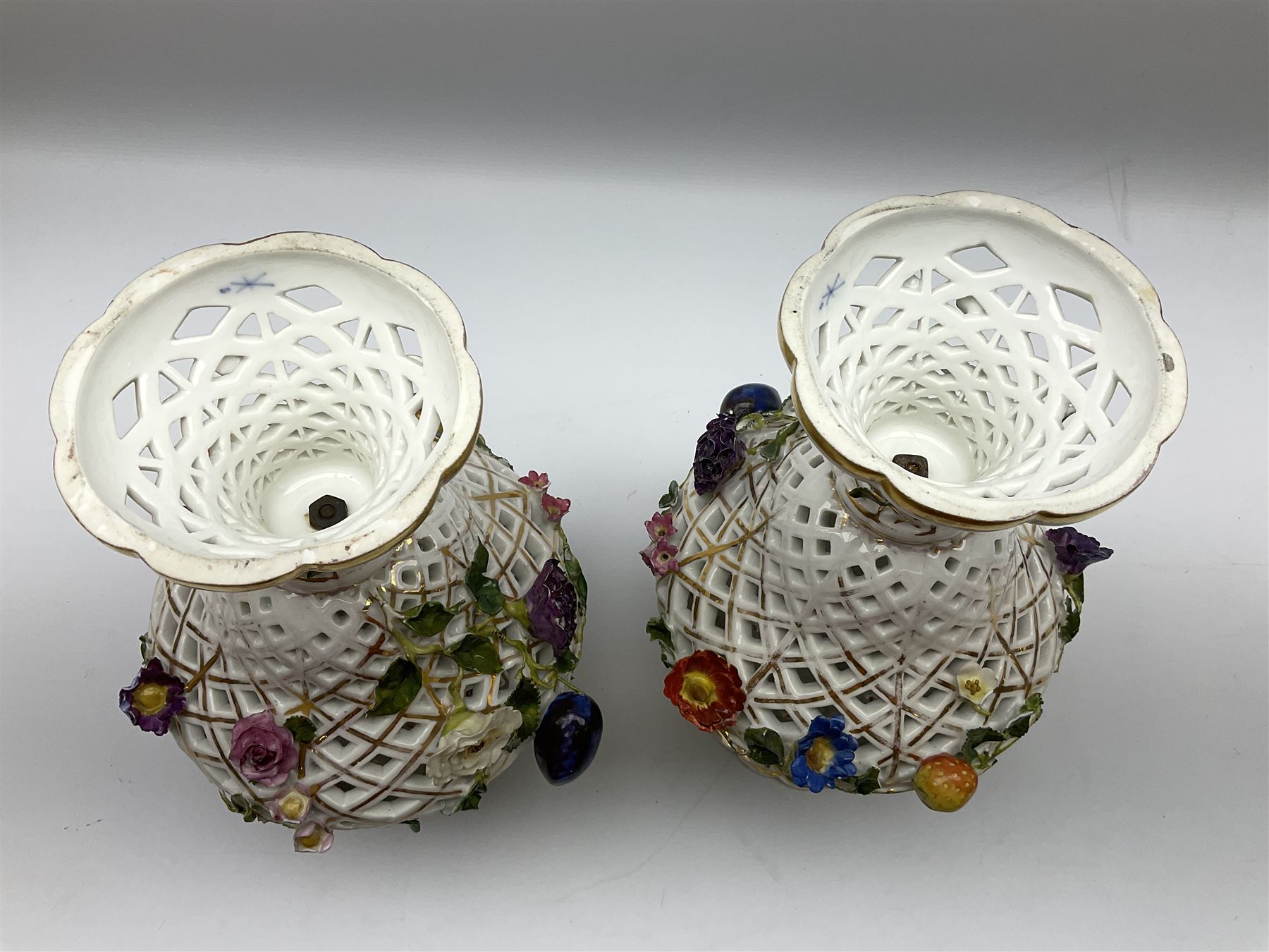 Pair of Meissen style pierced baluster vases - Image 5 of 6