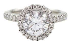 De Beers Aura platinum round brilliant diamond ring