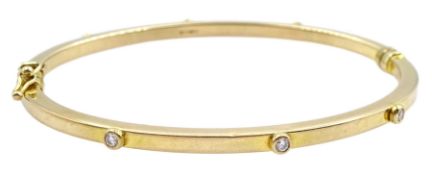 9ct gold cubic zirconia hinged bangle