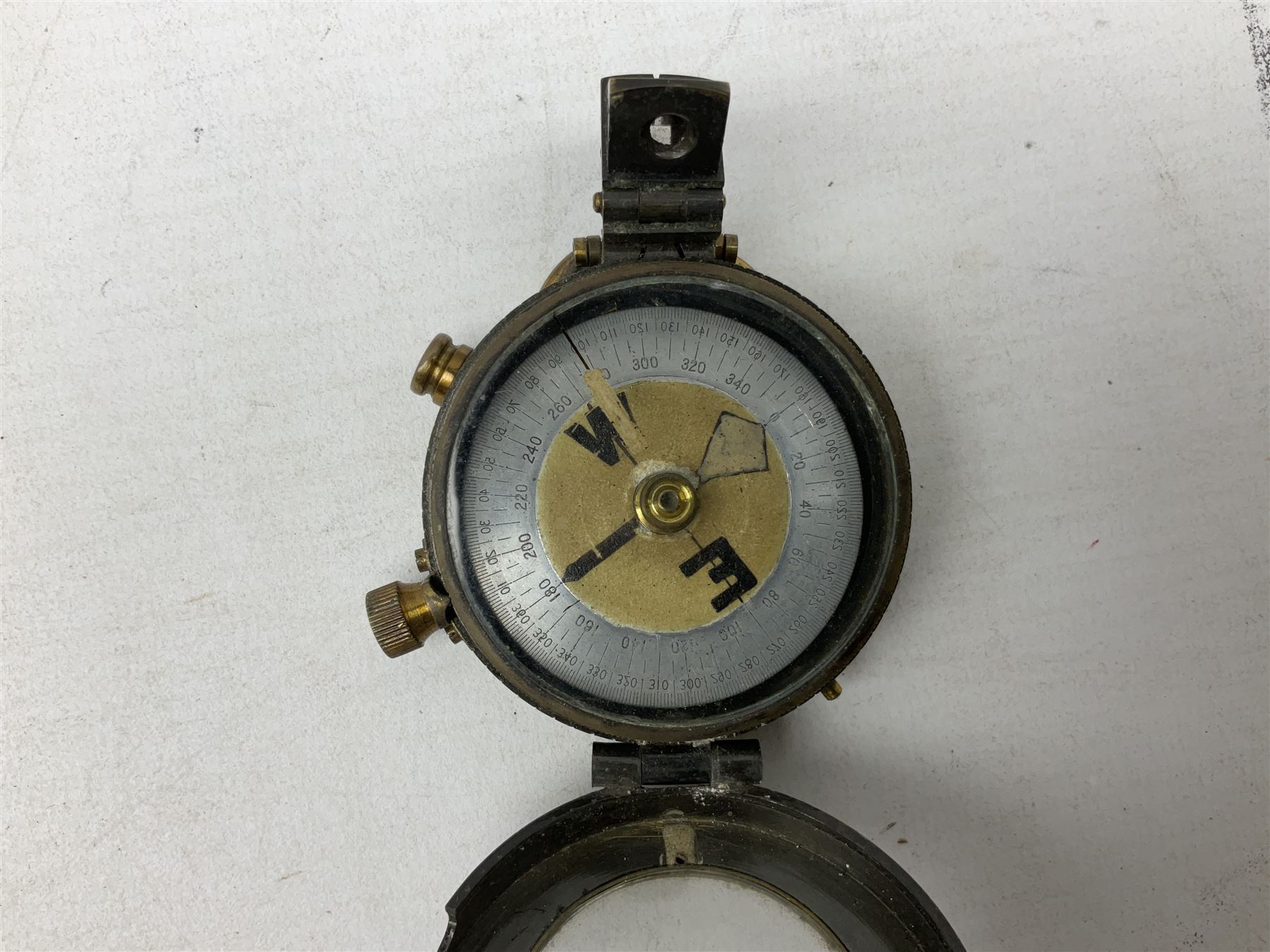 Early 20th century Verner's Service pattern type brass military compass - Image 3 of 6