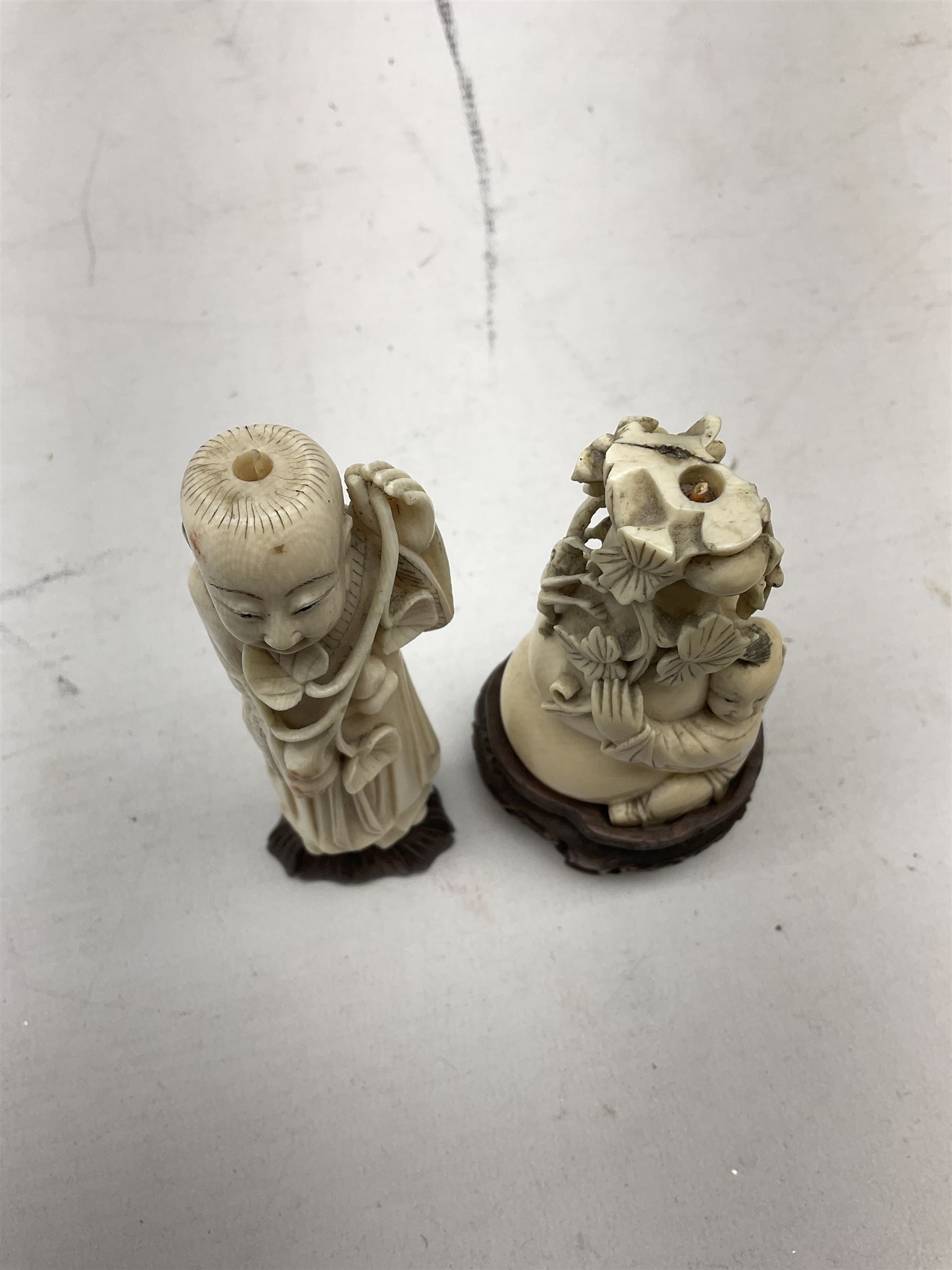 Two carved ivory figures - Image 2 of 3