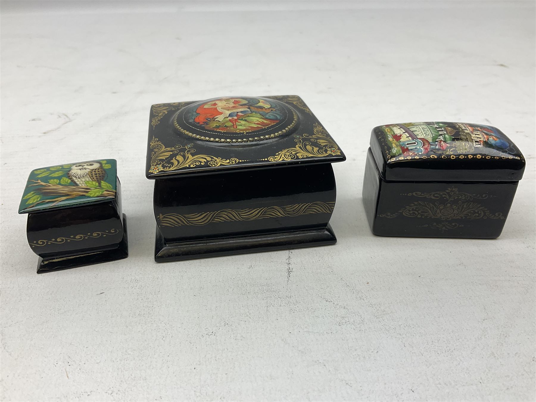 Four 20th century Russian lacquered and hand painted boxes - Image 5 of 6