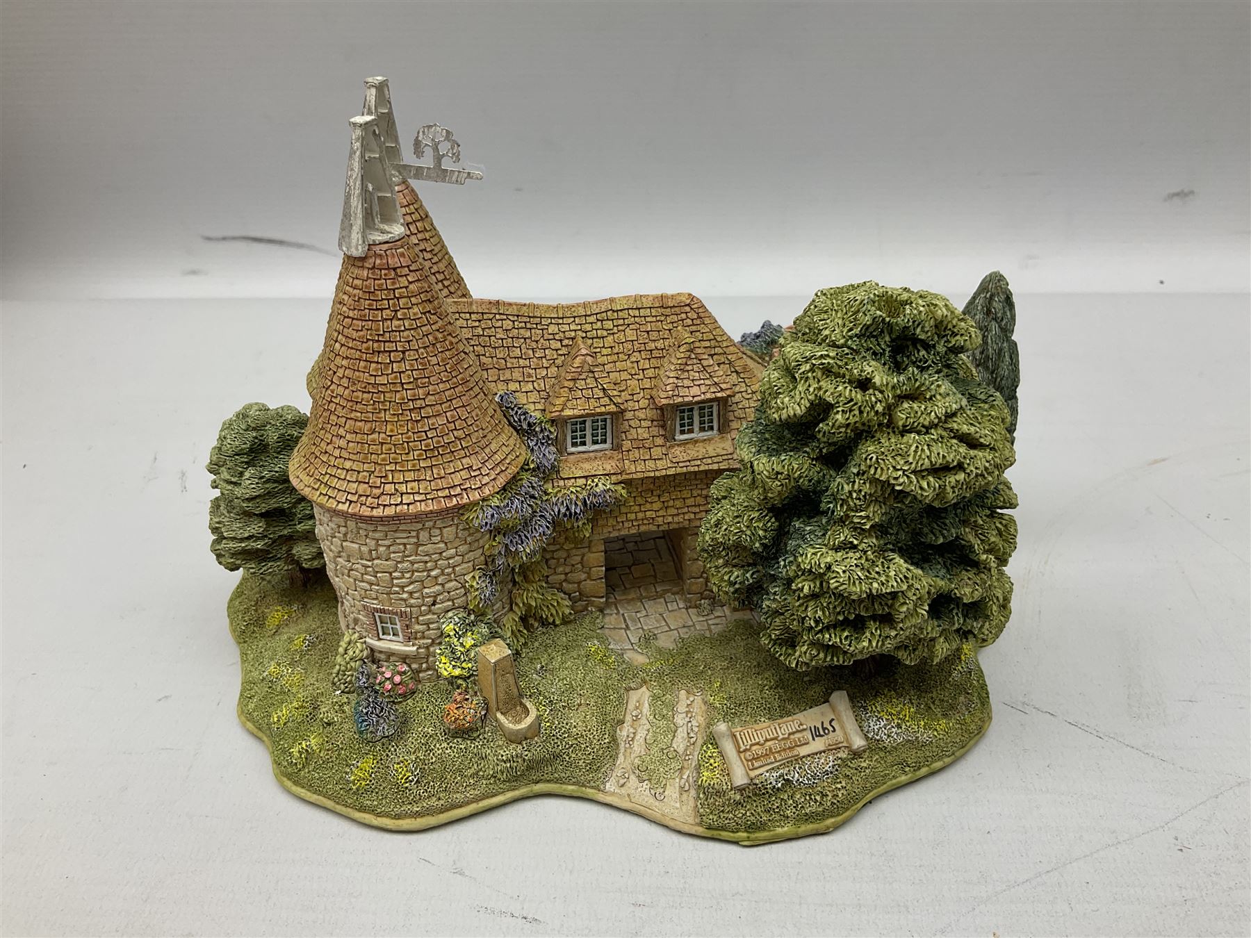 Lilliput Lane 'Harvest House' special edition figure group - Image 3 of 8