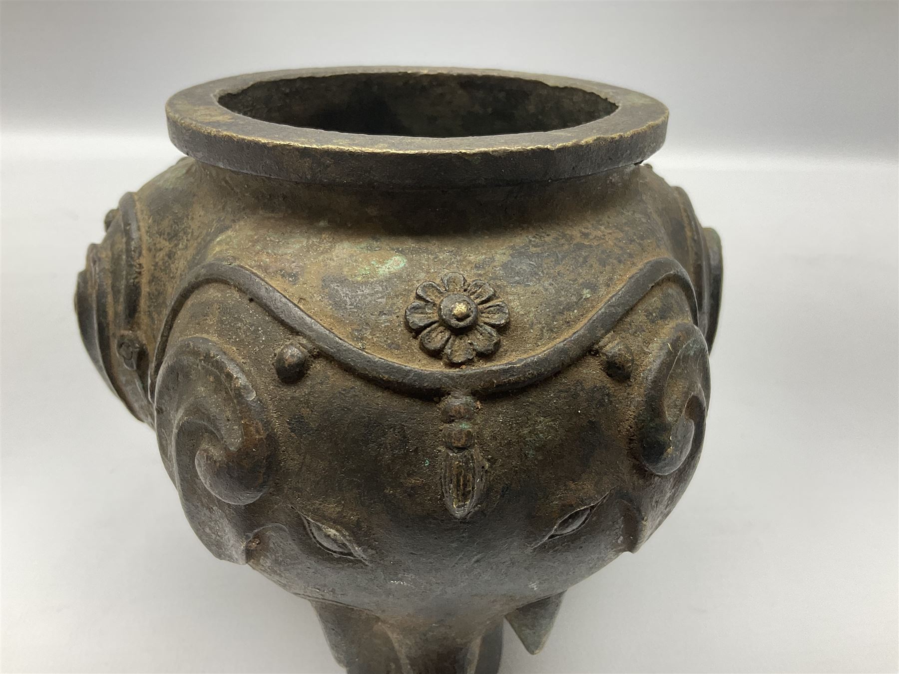 Chinese Qing dynasty bronze elephant censer - Image 9 of 13