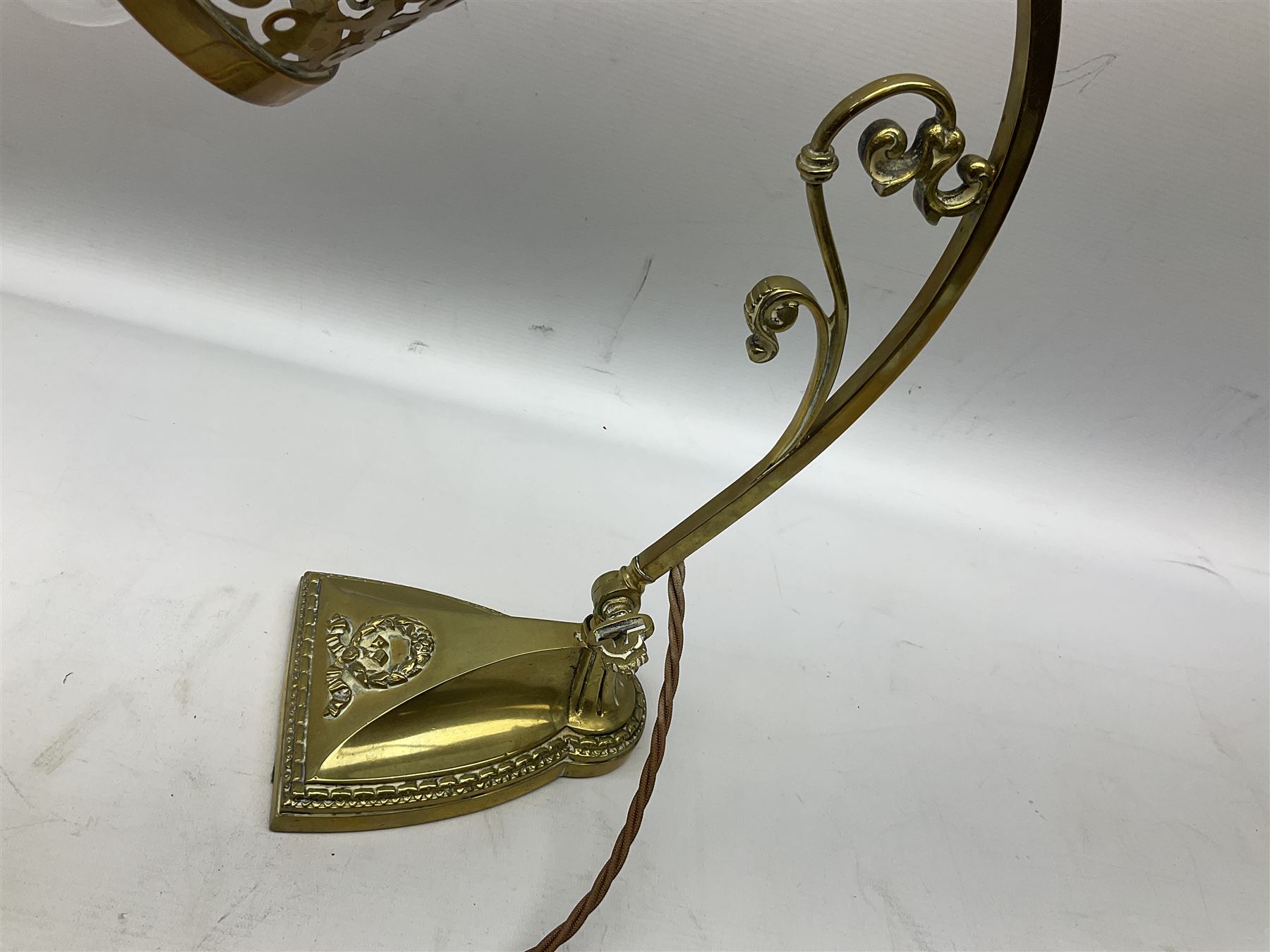 Brass adjustable wall light with a pierced shade and scroll decoration - Image 3 of 6