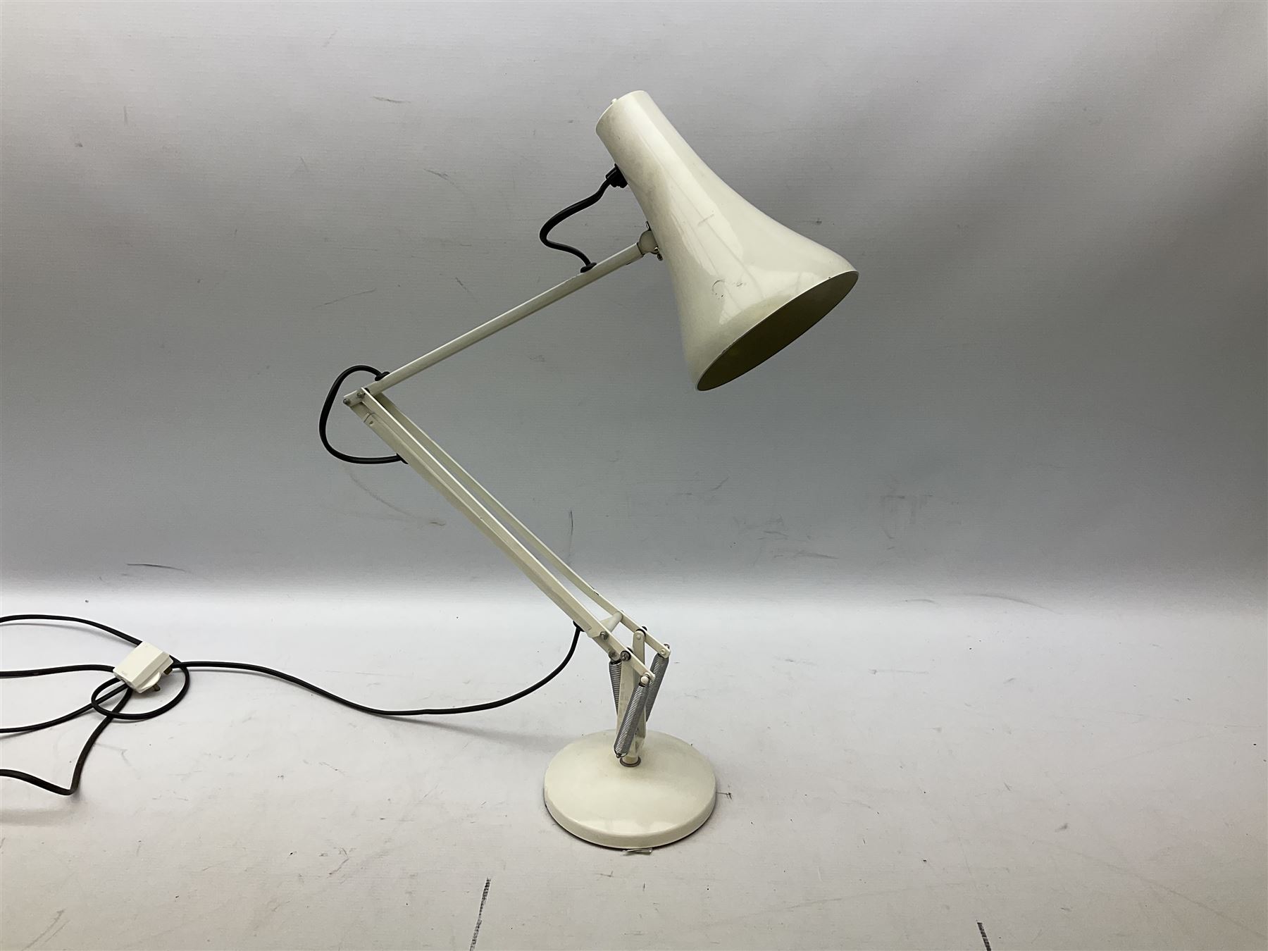 White metal angle poise table lamp - Image 5 of 5