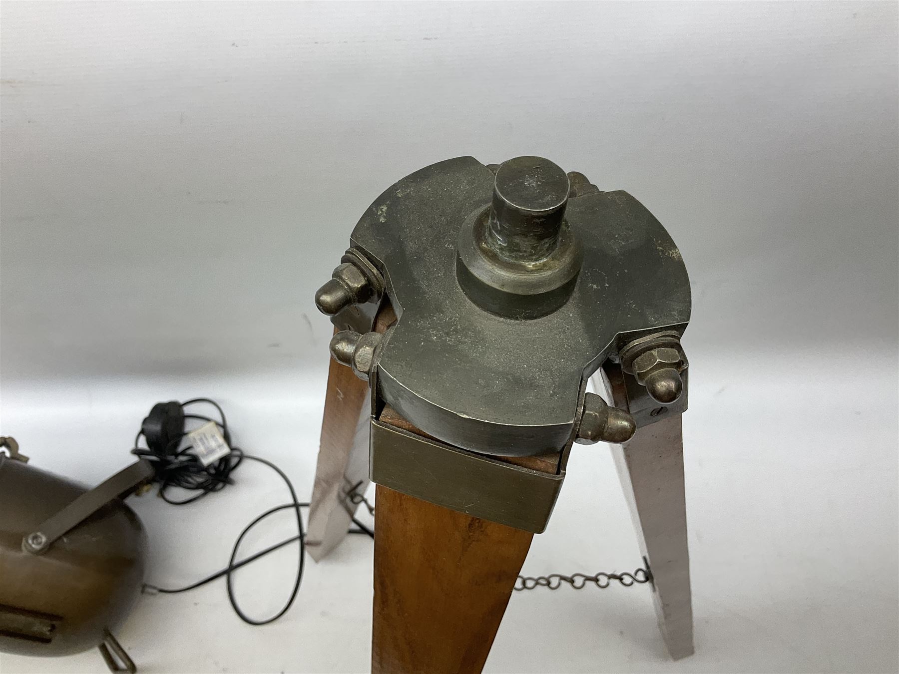 Reproduction metal spot light/lamp upon a wooden three leg tripod base - Image 4 of 4