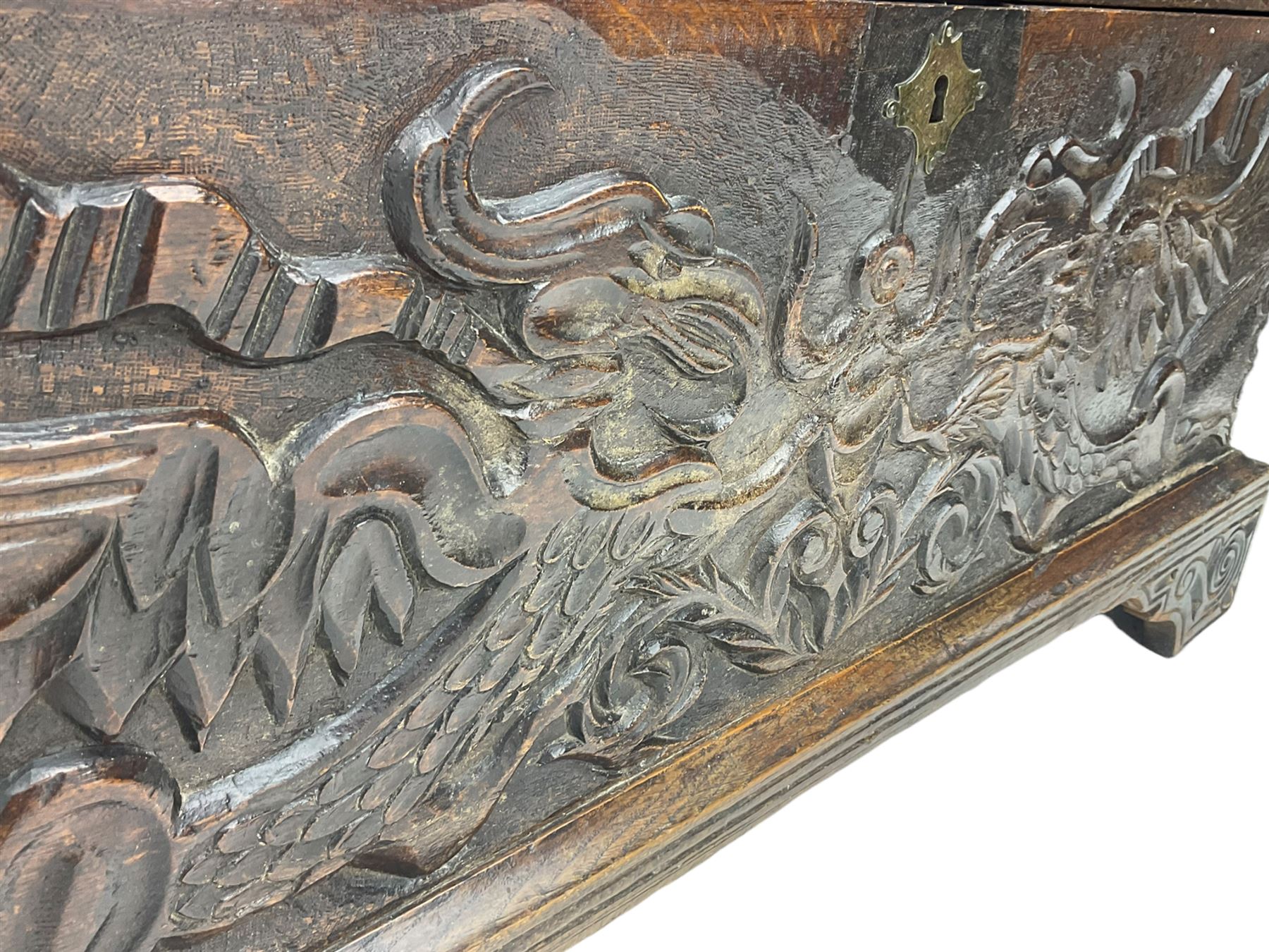 18th century carved oak blanket box - Image 6 of 9