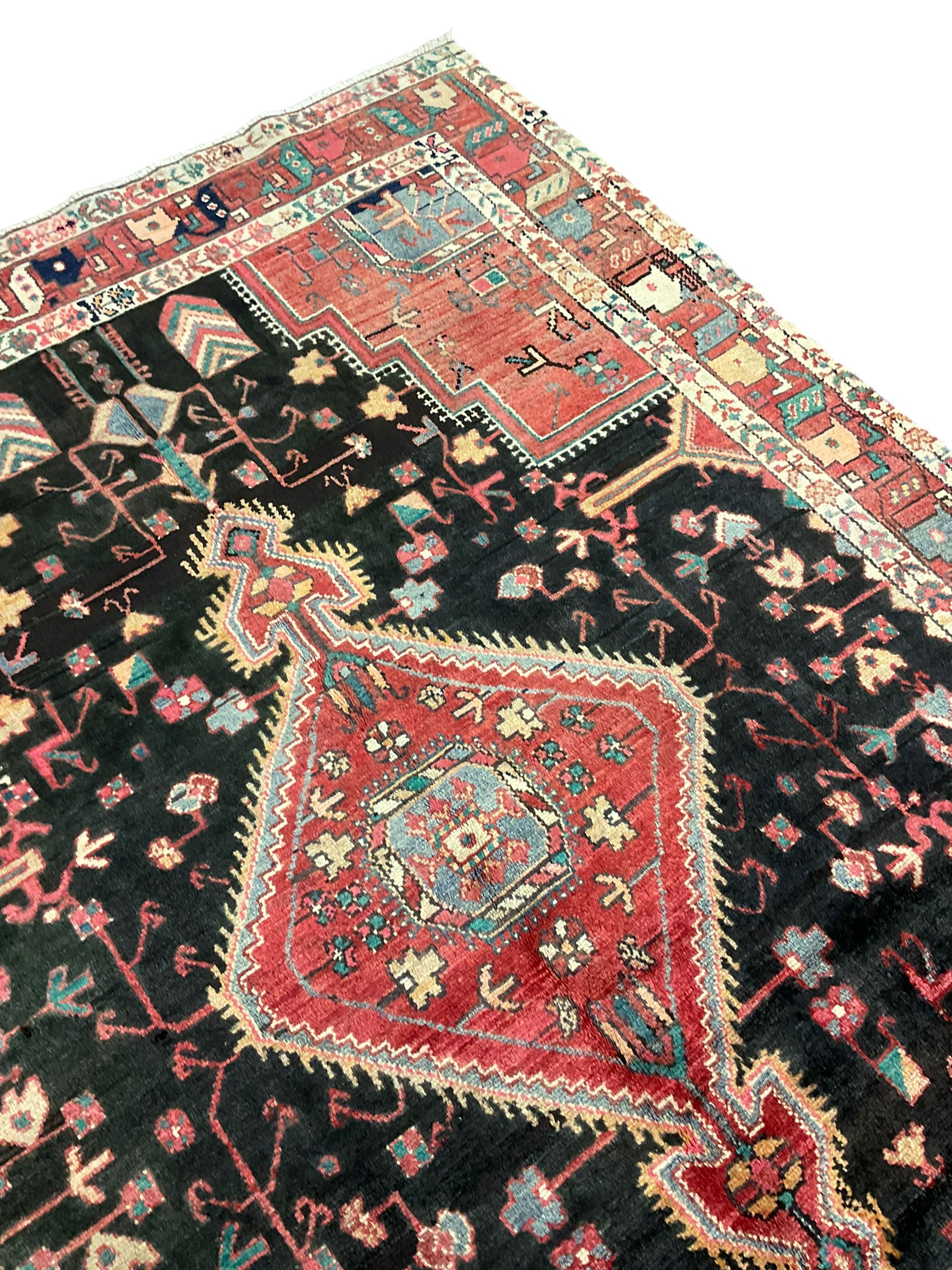 Persian Hamadan rug - Image 5 of 5