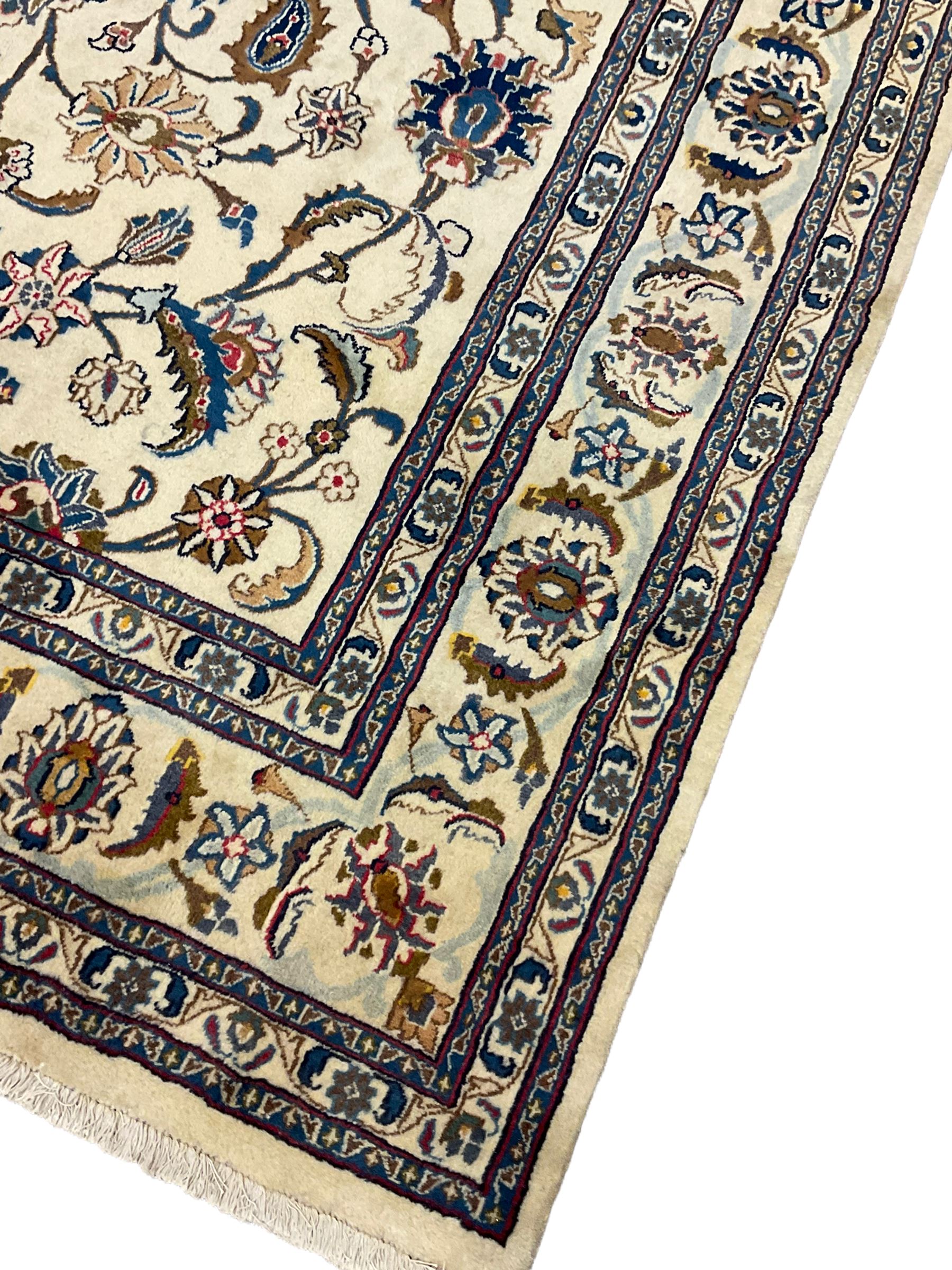 Persian Meshed ivory ground carpet - Image 2 of 5