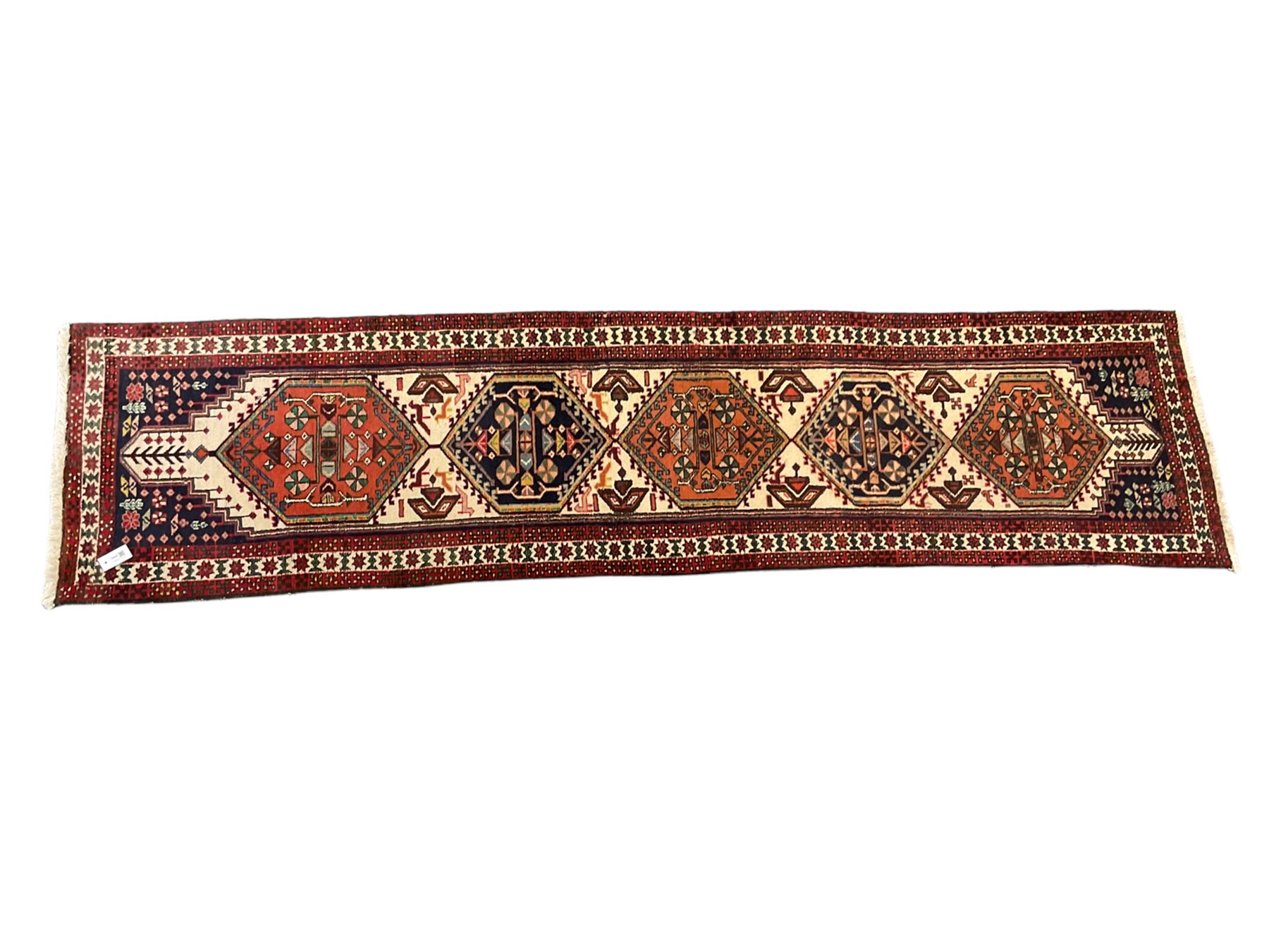 Persian Ardebil runner rug - Image 3 of 5