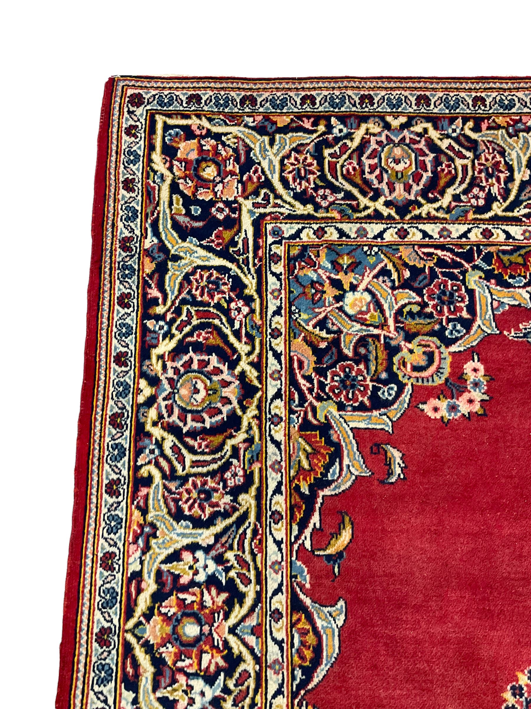 Persian Kashan red ground rug - Image 4 of 5
