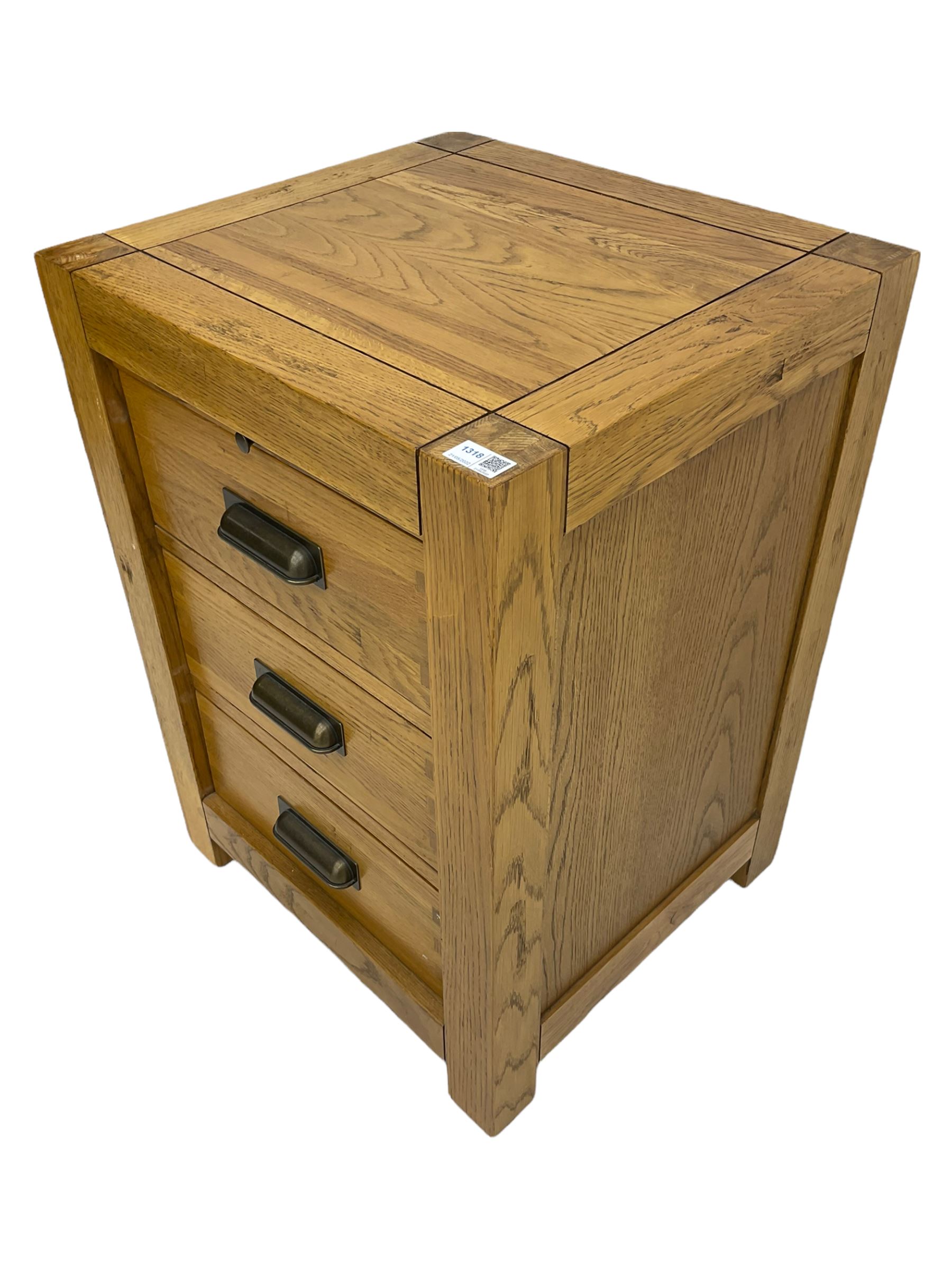 Light oak three drawer pedestal chest with slide - Image 4 of 5