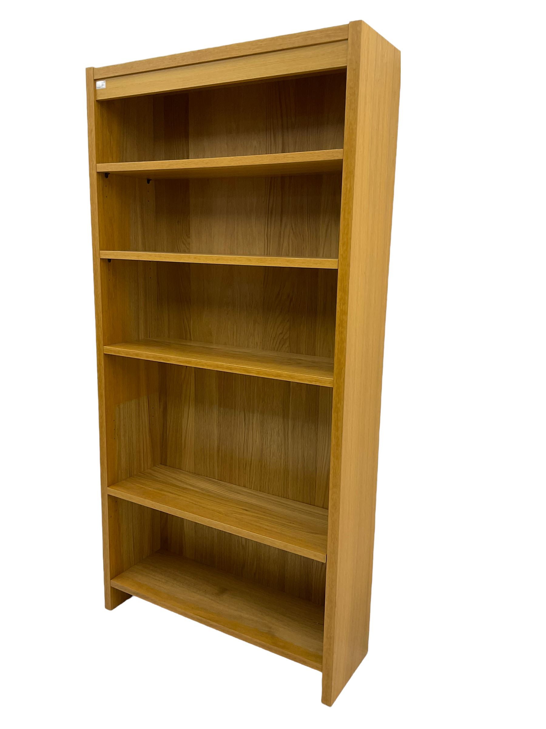 Light oak open bookcase - Image 4 of 4