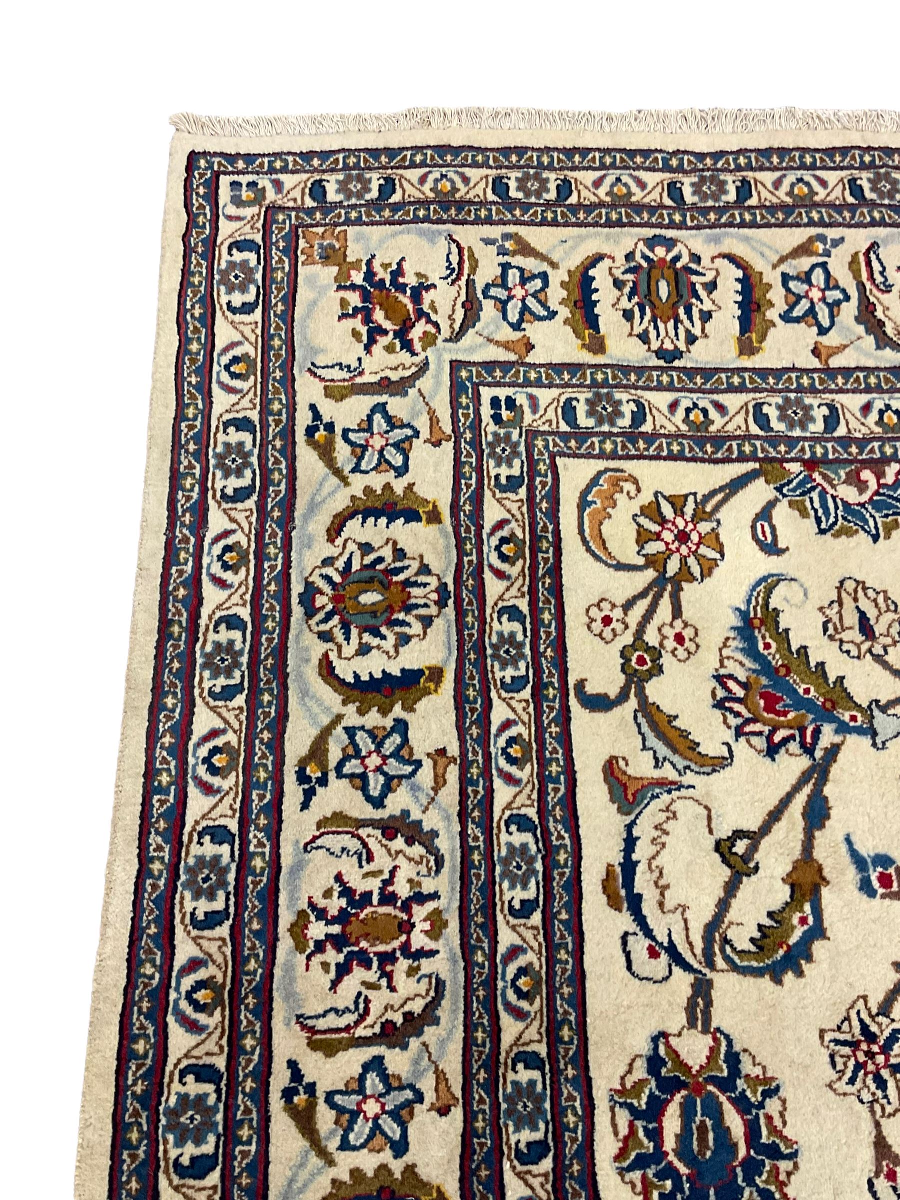 Persian Meshed ivory ground carpet - Image 3 of 5