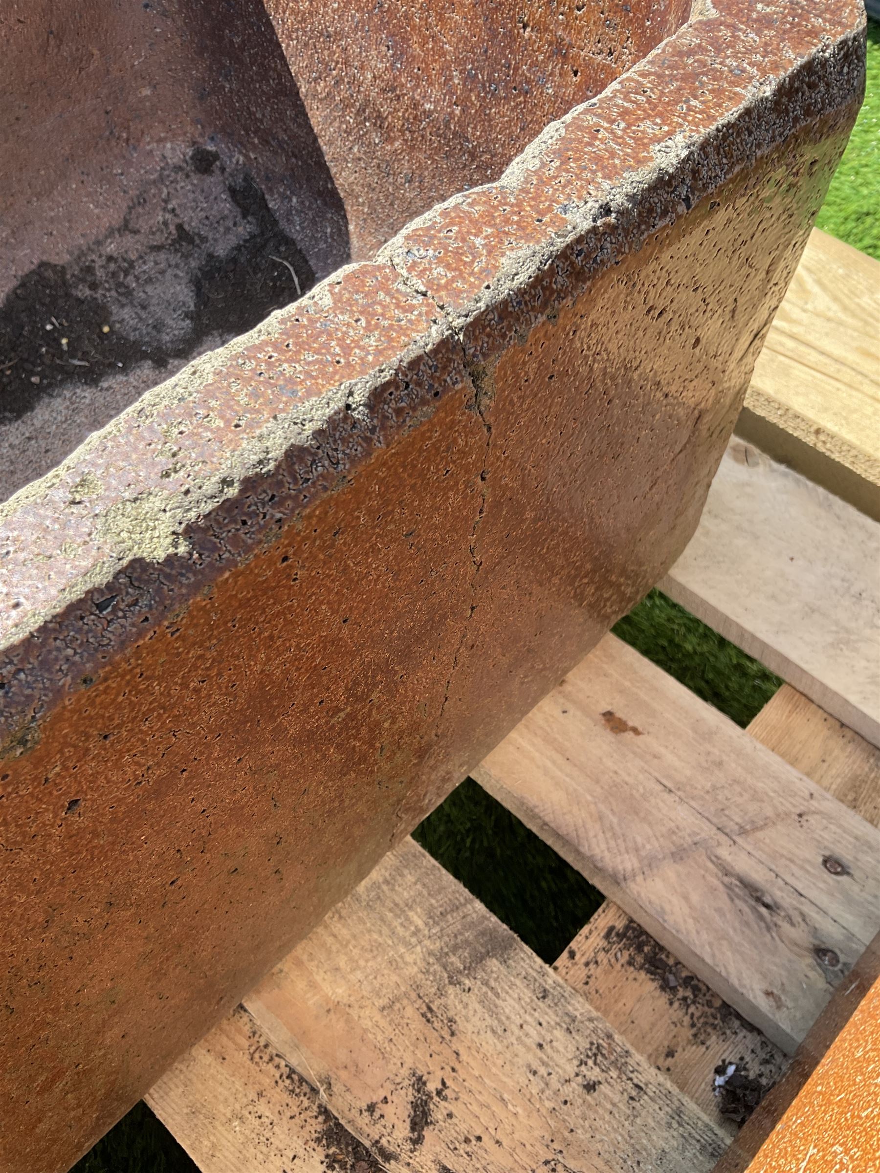 Two rectangular glazed terracotta troughs - THIS LOT IS TO BE COLLECTED BY APPOINTMENT FROM DUGGLEBY - Image 4 of 6