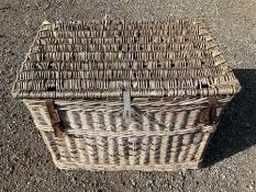 Wicker storage basket - THIS LOT IS TO BE COLLECTED BY APPOINTMENT FROM DUGGLEBY STORAGE