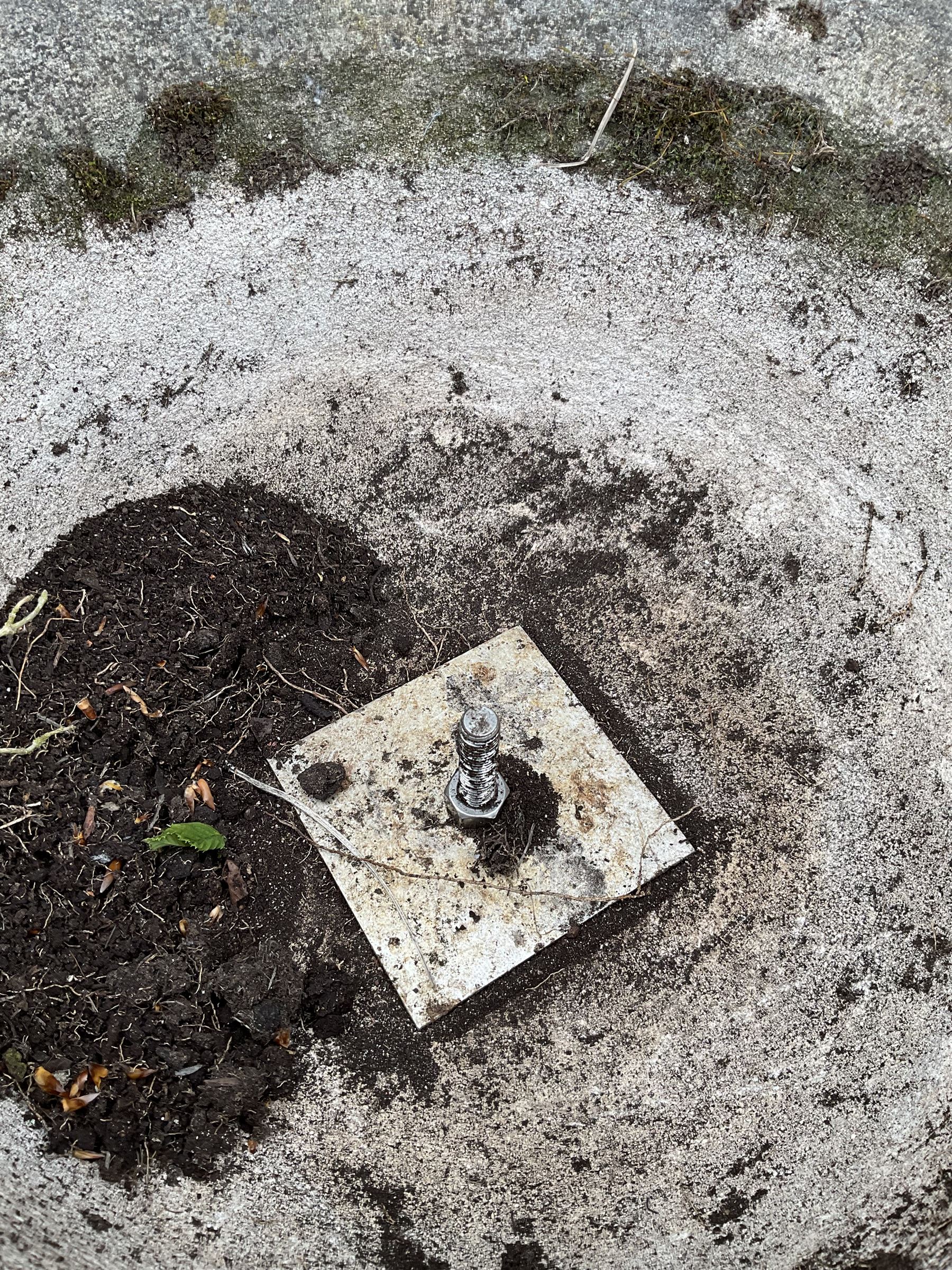 Pair of composite stone garden urns - THIS LOT IS TO BE COLLECTED BY APPOINTMENT FROM DUGGLEBY STORA - Image 4 of 5