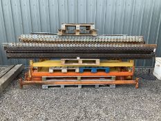 Steel industrial pallet racking