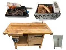 Wood working bench with vice