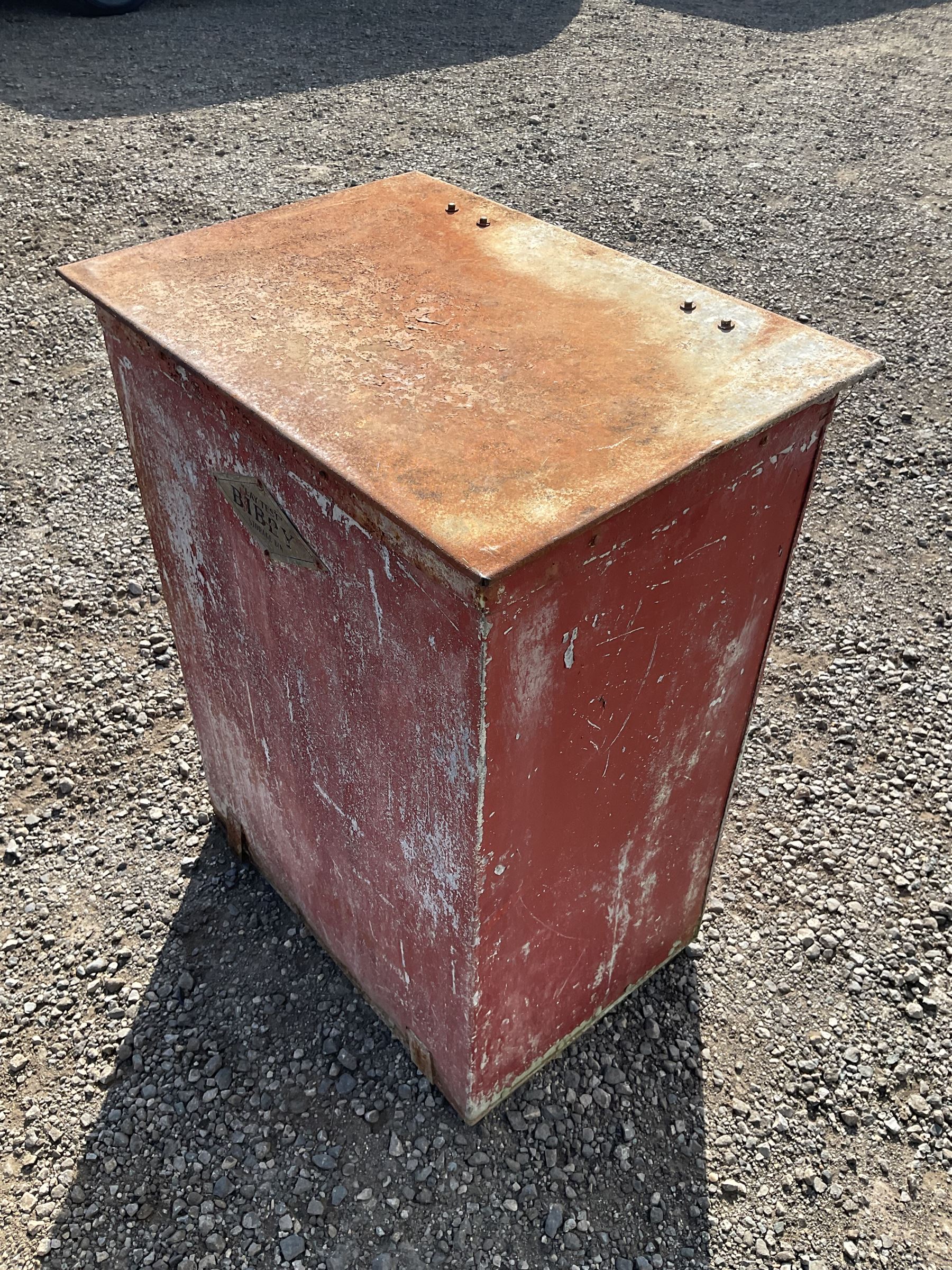 'Lay test' Bibby storage bin. - THIS LOT IS TO BE COLLECTED BY APPOINTMENT FROM DUGGLEBY STORAGE - Image 2 of 5