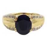 14ct gold oval sapphire ring