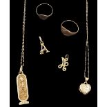 9ct gold jewellery including a hieroglyphics pendant necklace