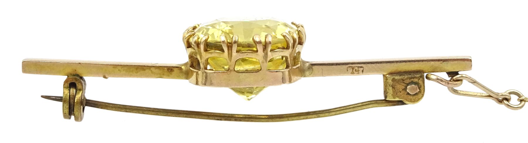 Natural cushion cut yellow sapphire gold bar brooch - Image 2 of 4