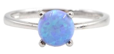 9ct white gold single stone opal ring