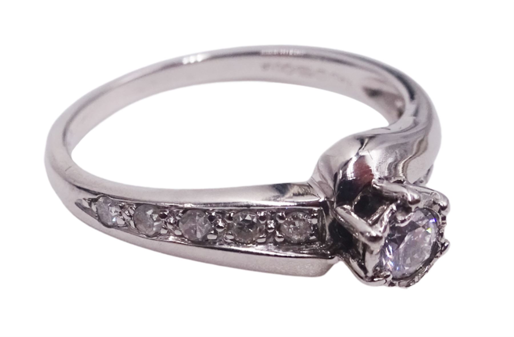 18ct white gold single stone diamond ring - Image 3 of 4