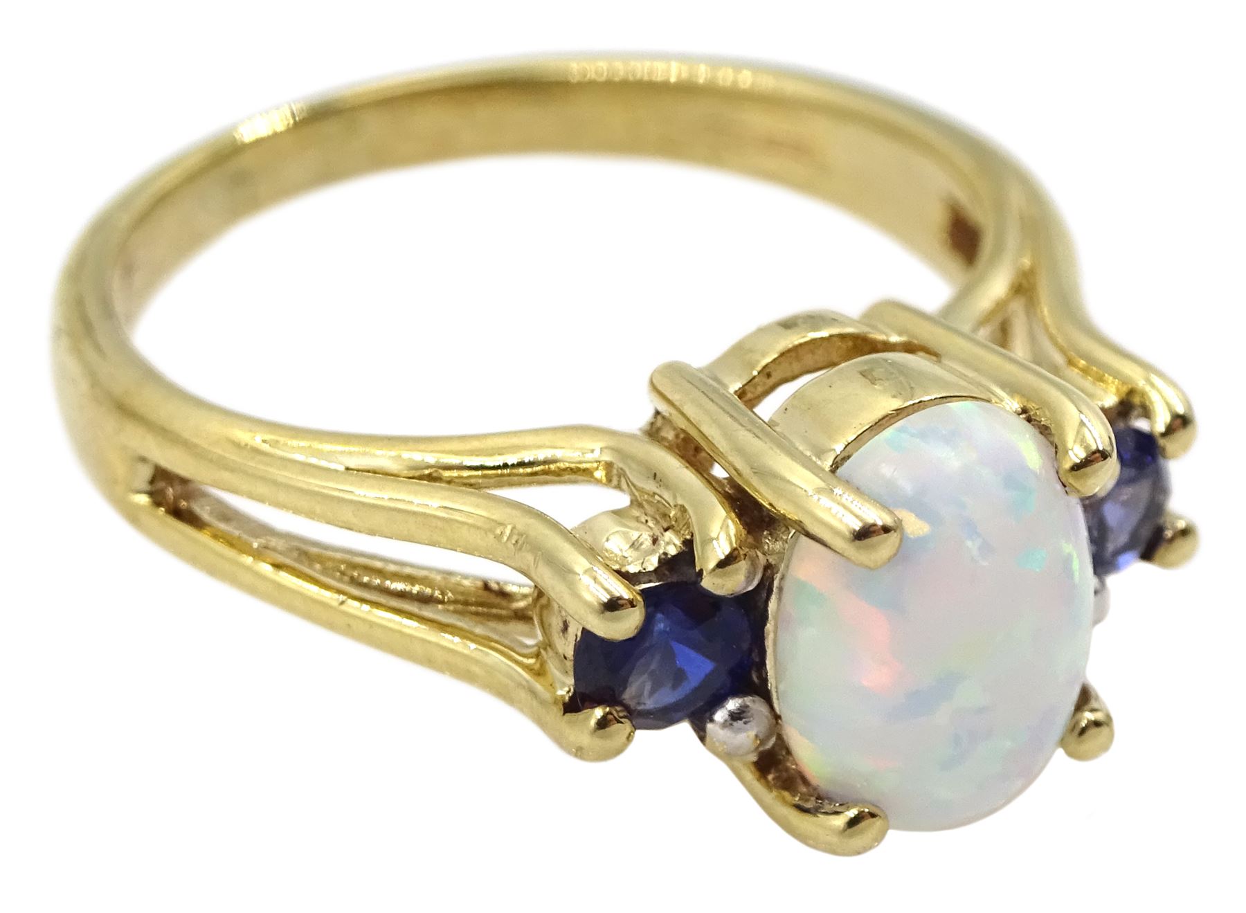 9ct gold oval opal and sapphire ring - Image 3 of 4