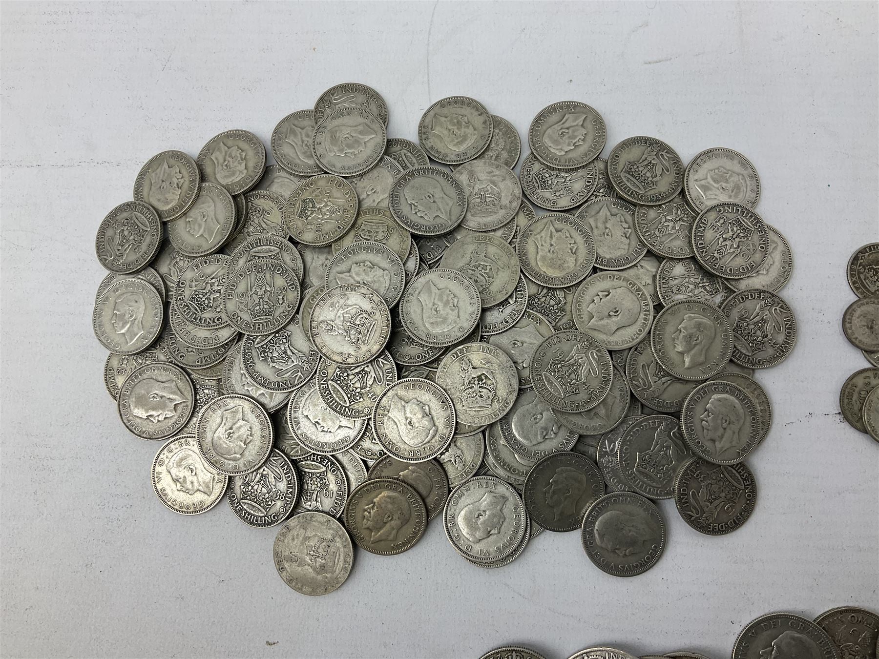 Approximately 1800 grams of Great British pre 1947 silver coins - Image 2 of 4