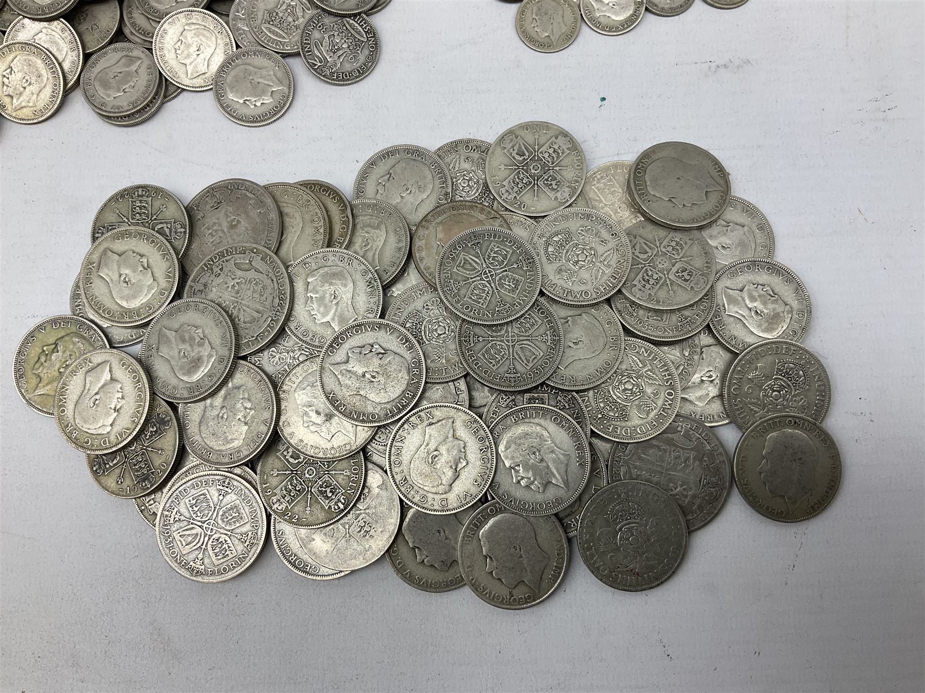 Approximately 1800 grams of Great British pre 1947 silver coins - Image 4 of 4