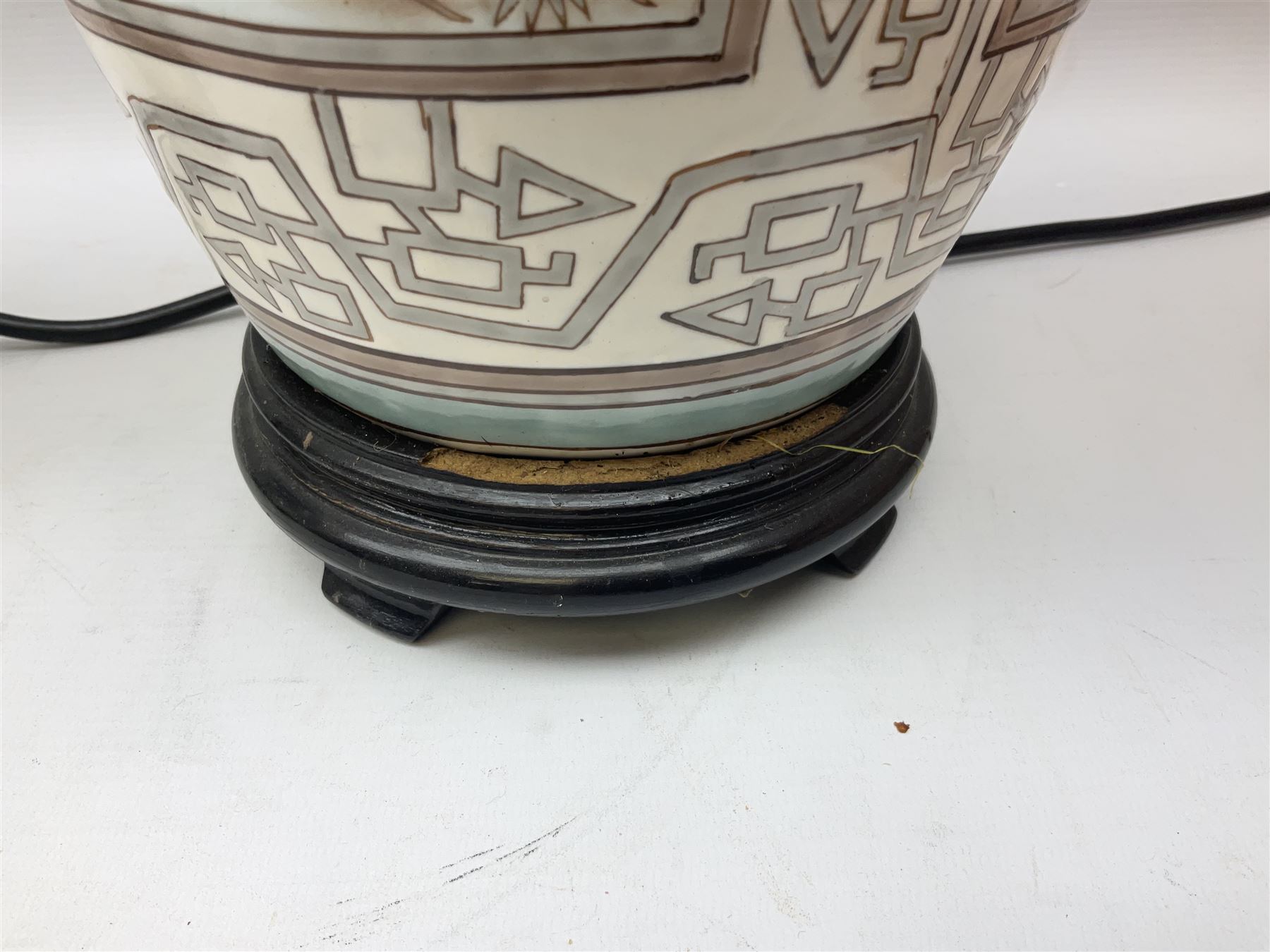 Four Oriental ceramic table lamps - Image 7 of 11