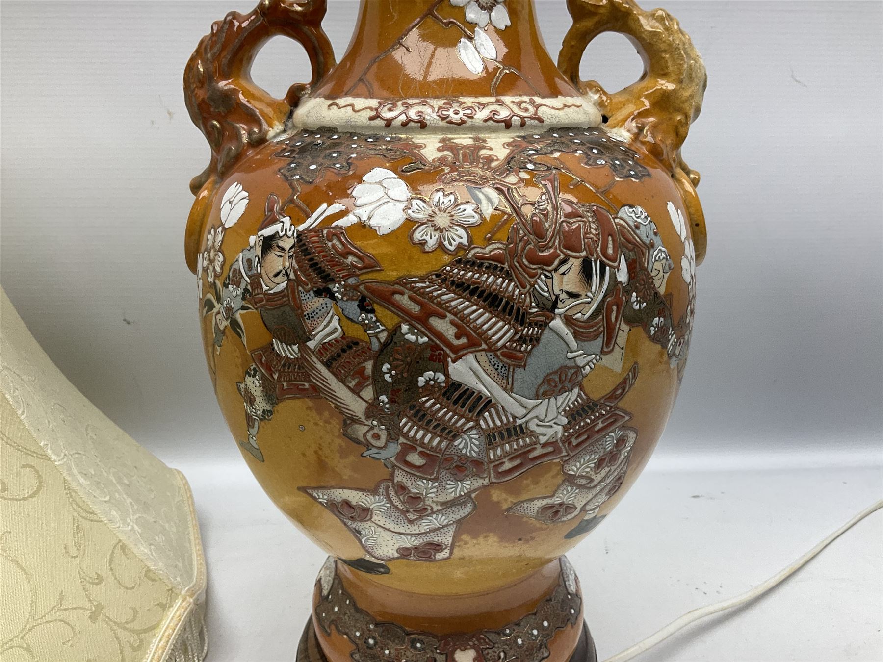 20th century Japanese vase converted to a lamp - Image 4 of 6